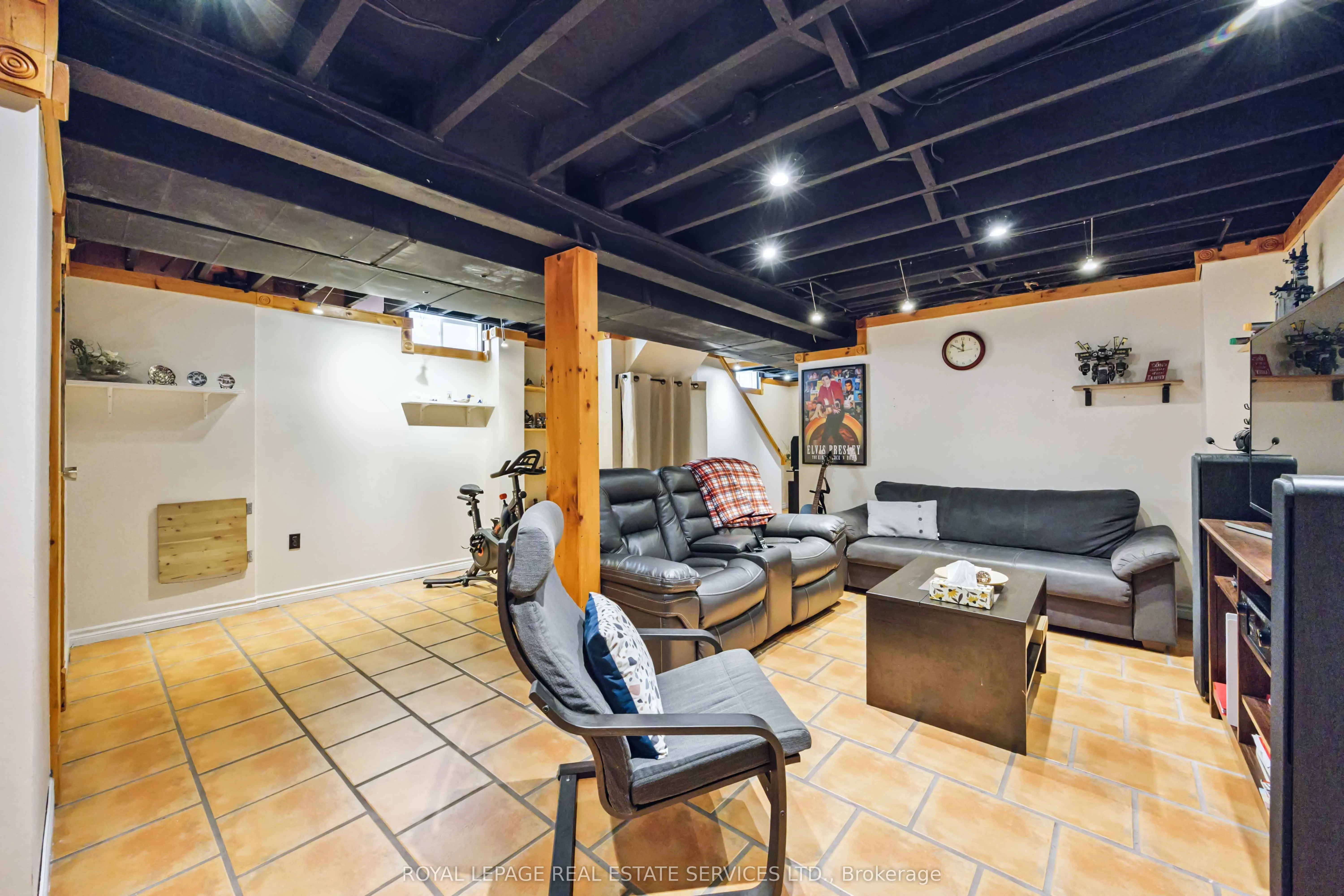 90 Breeze Drive