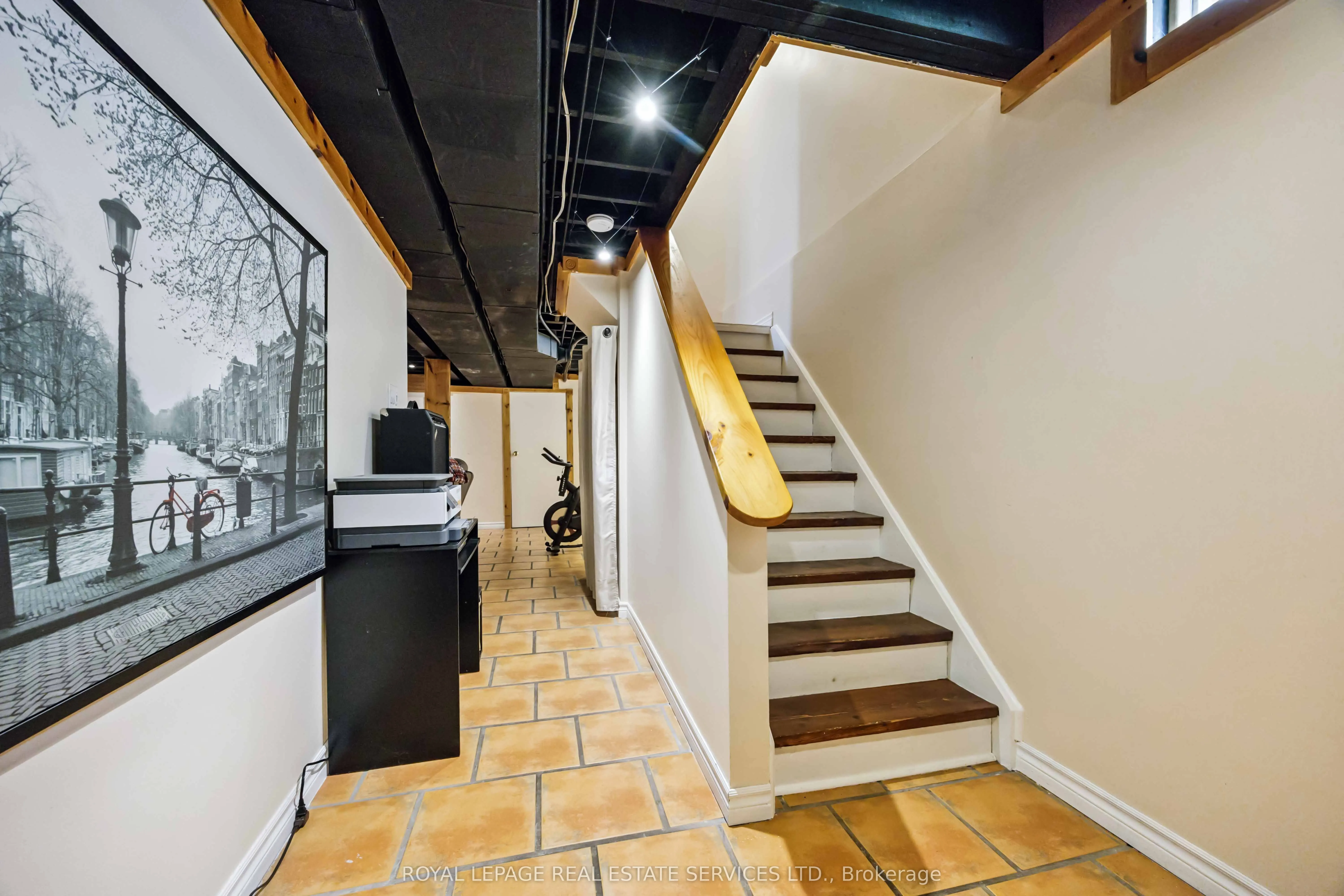 90 Breeze Drive
