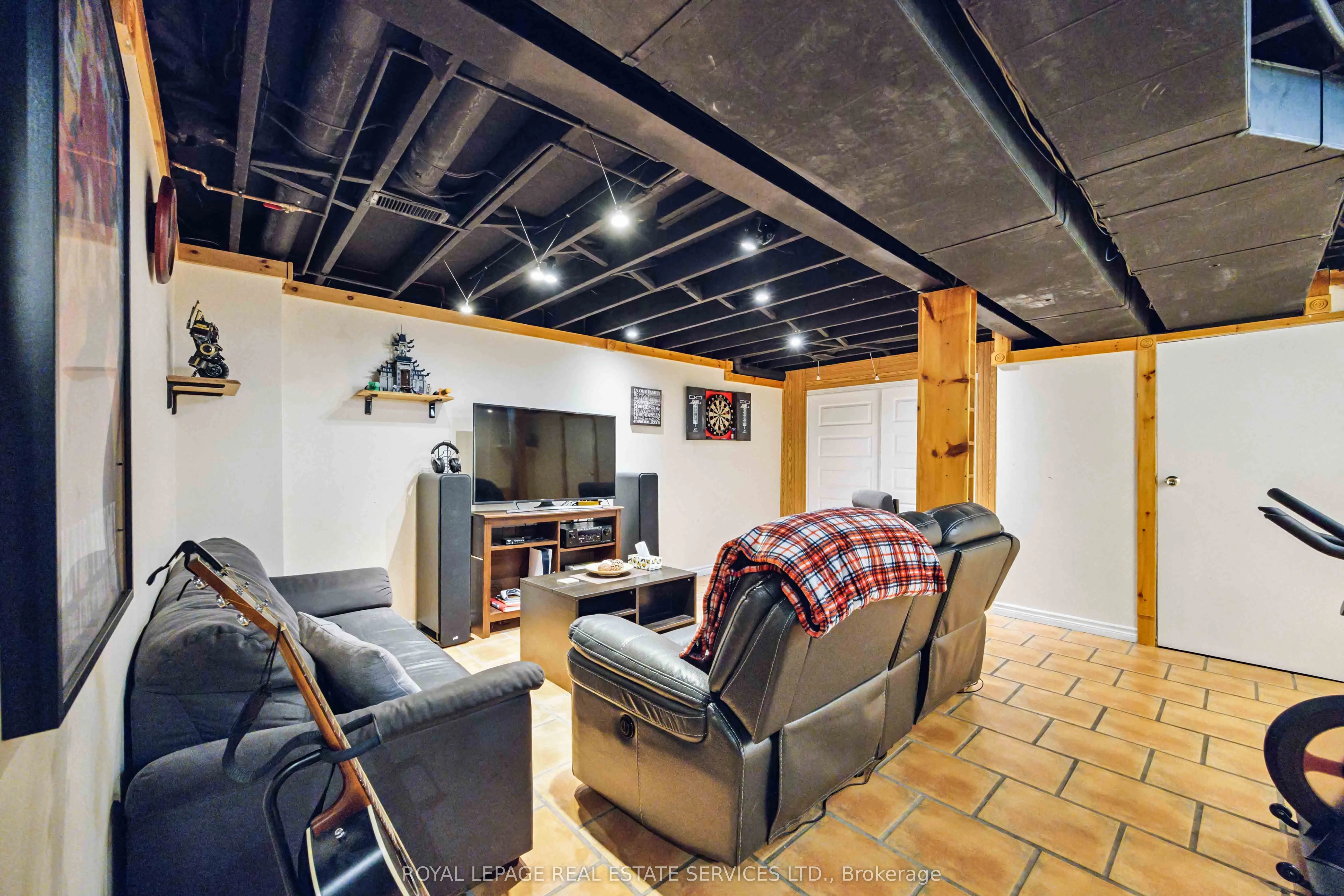 90 Breeze Drive