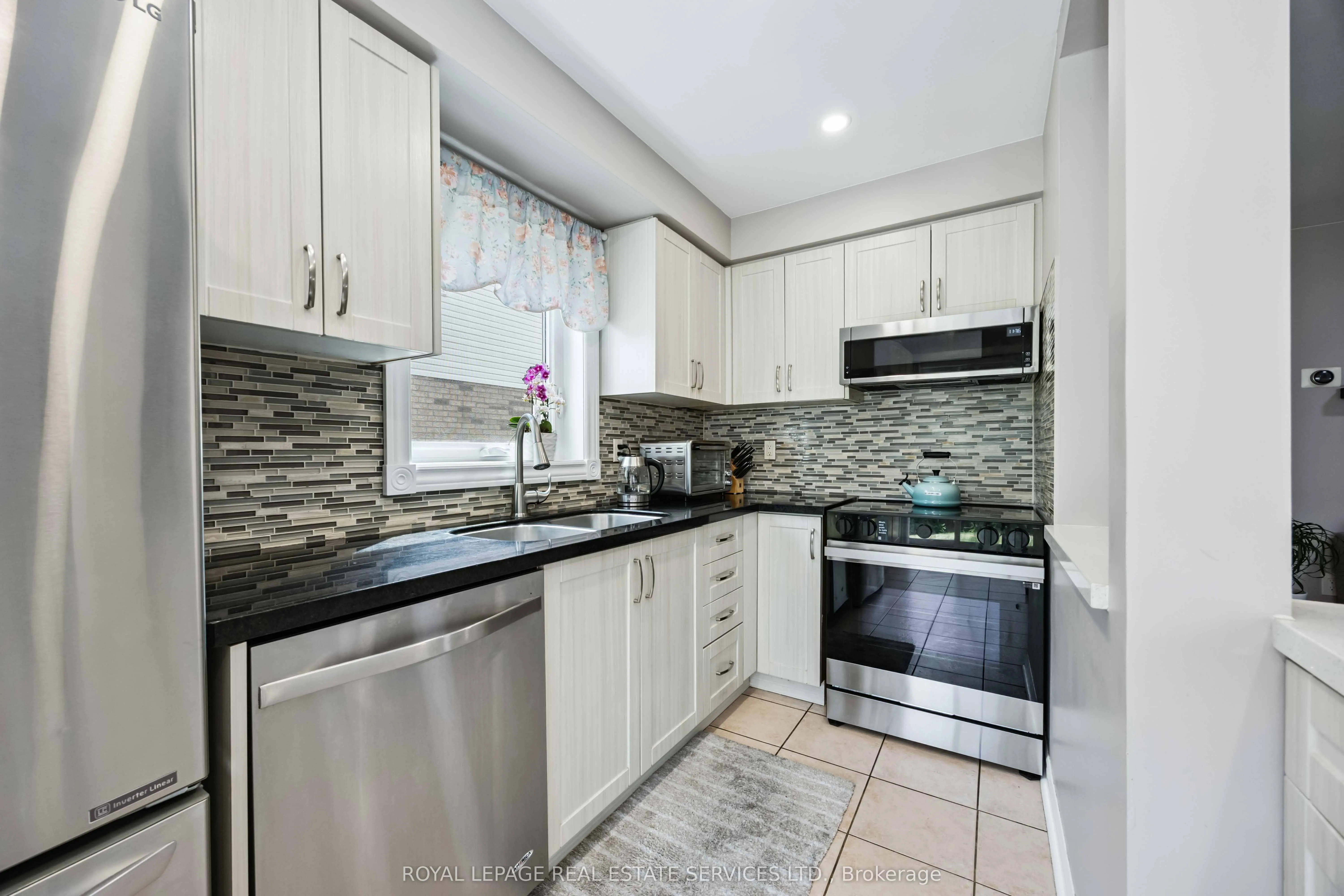 90 Breeze Drive