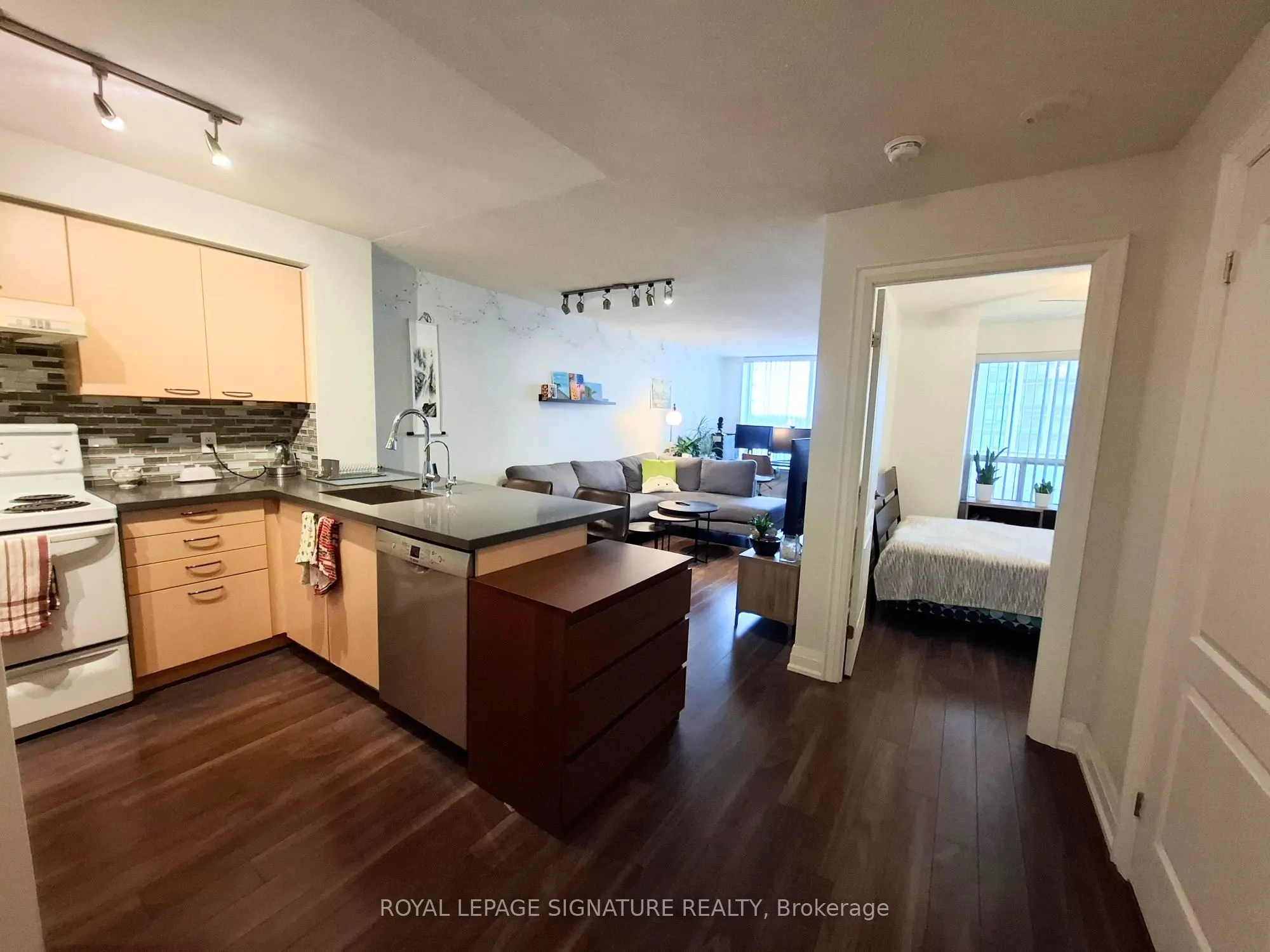 62 Suncrest Boulevard, #610