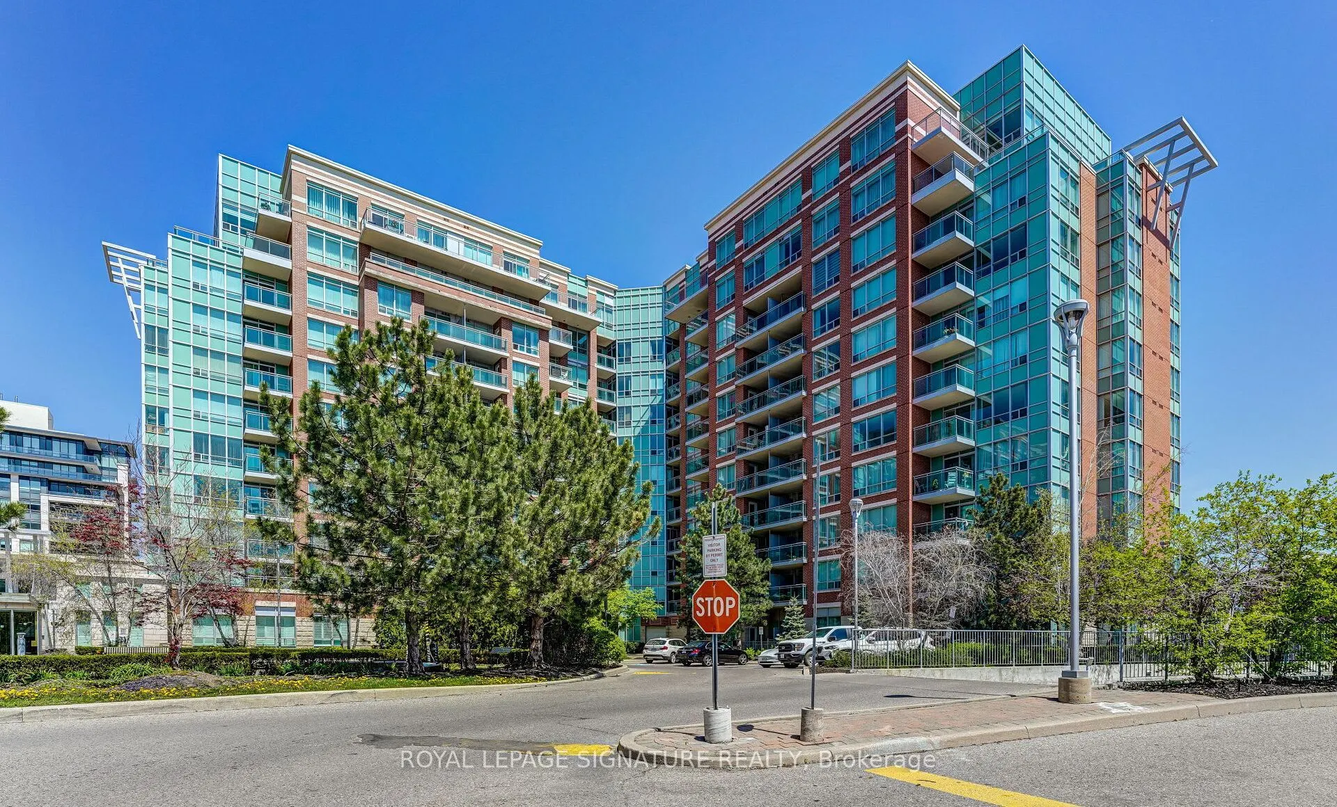62 Suncrest Boulevard, #610
