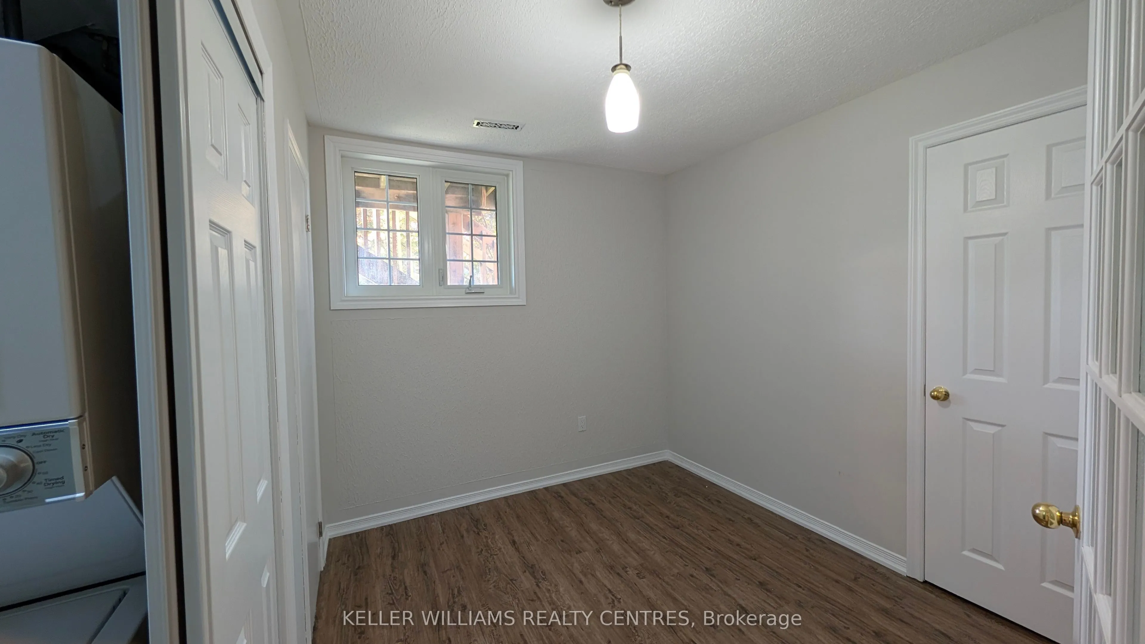 96 Carrick Avenue, #LOWER