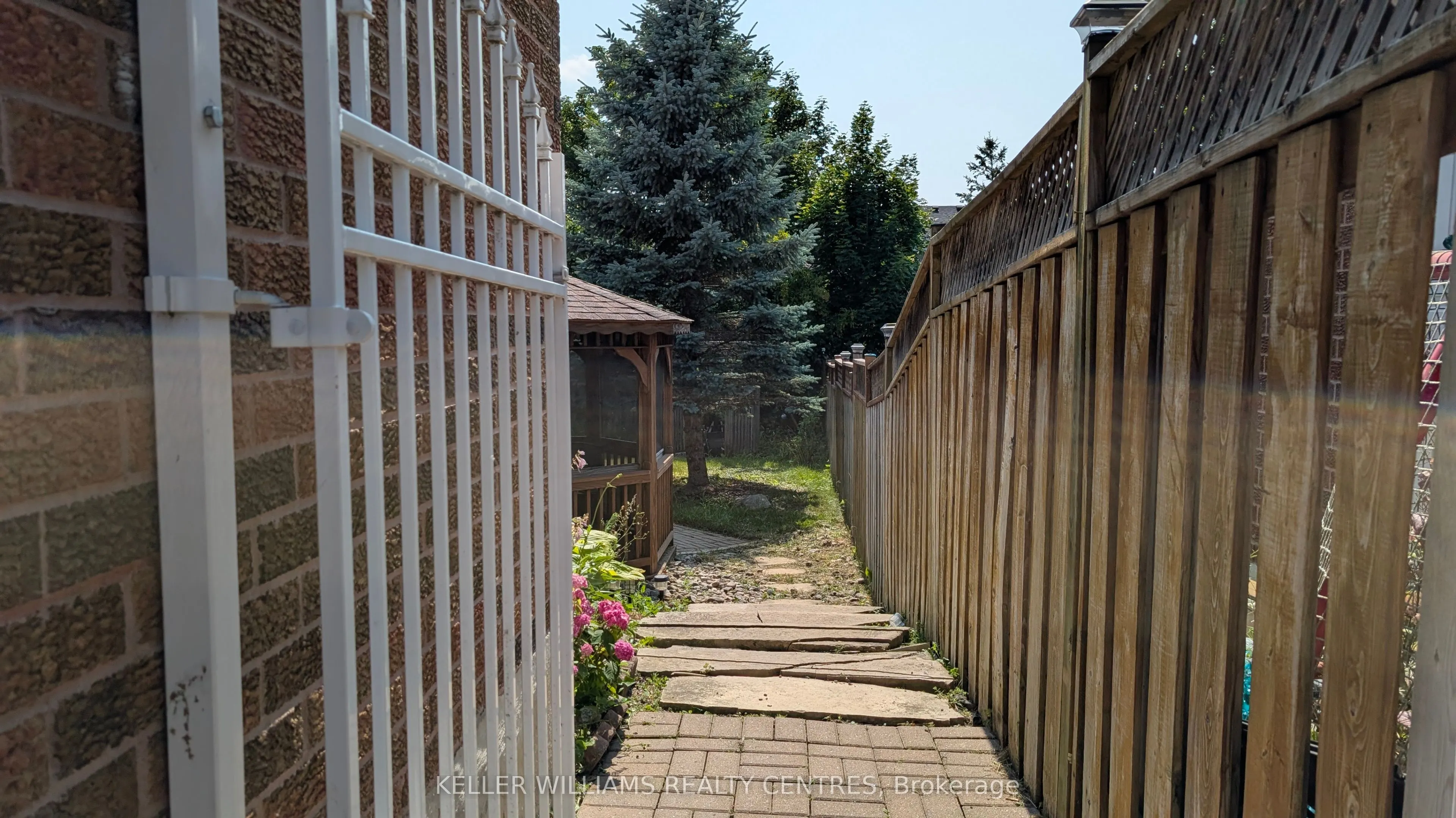 96 Carrick Avenue, #LOWER