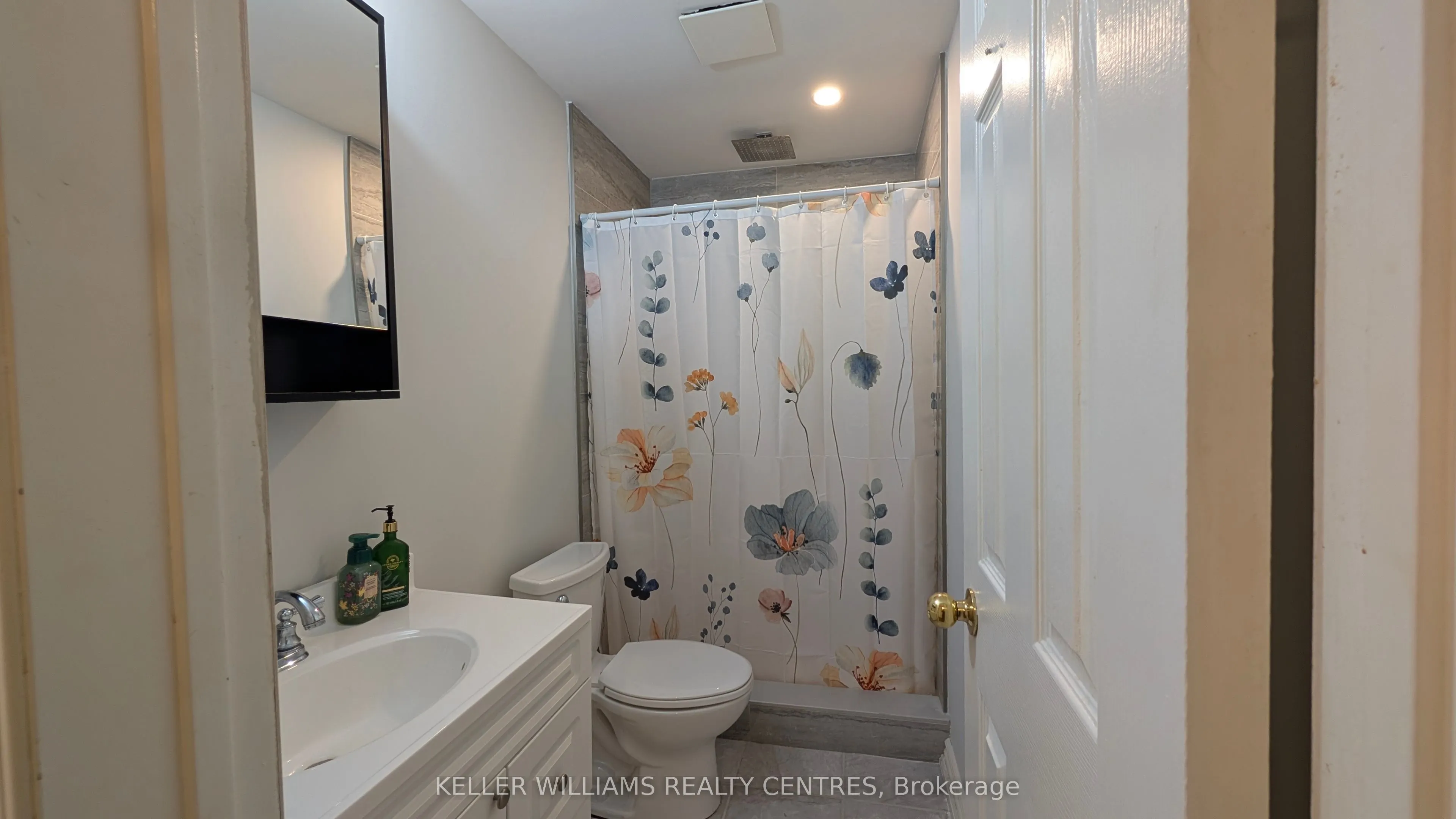 96 Carrick Avenue, #LOWER