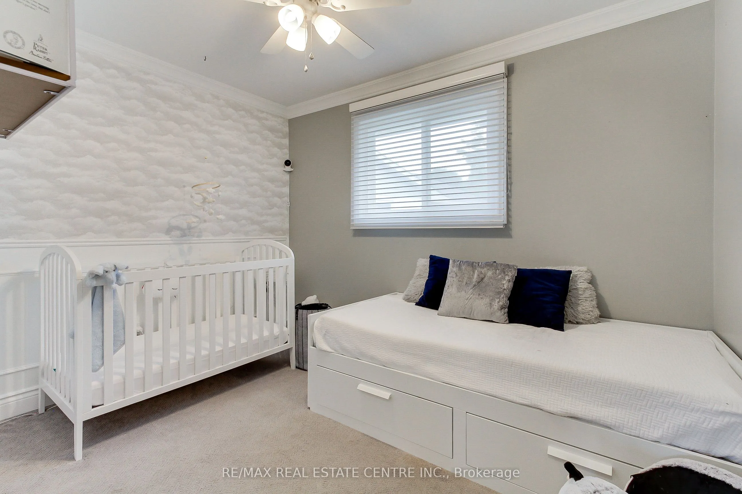 458 Dundas Street