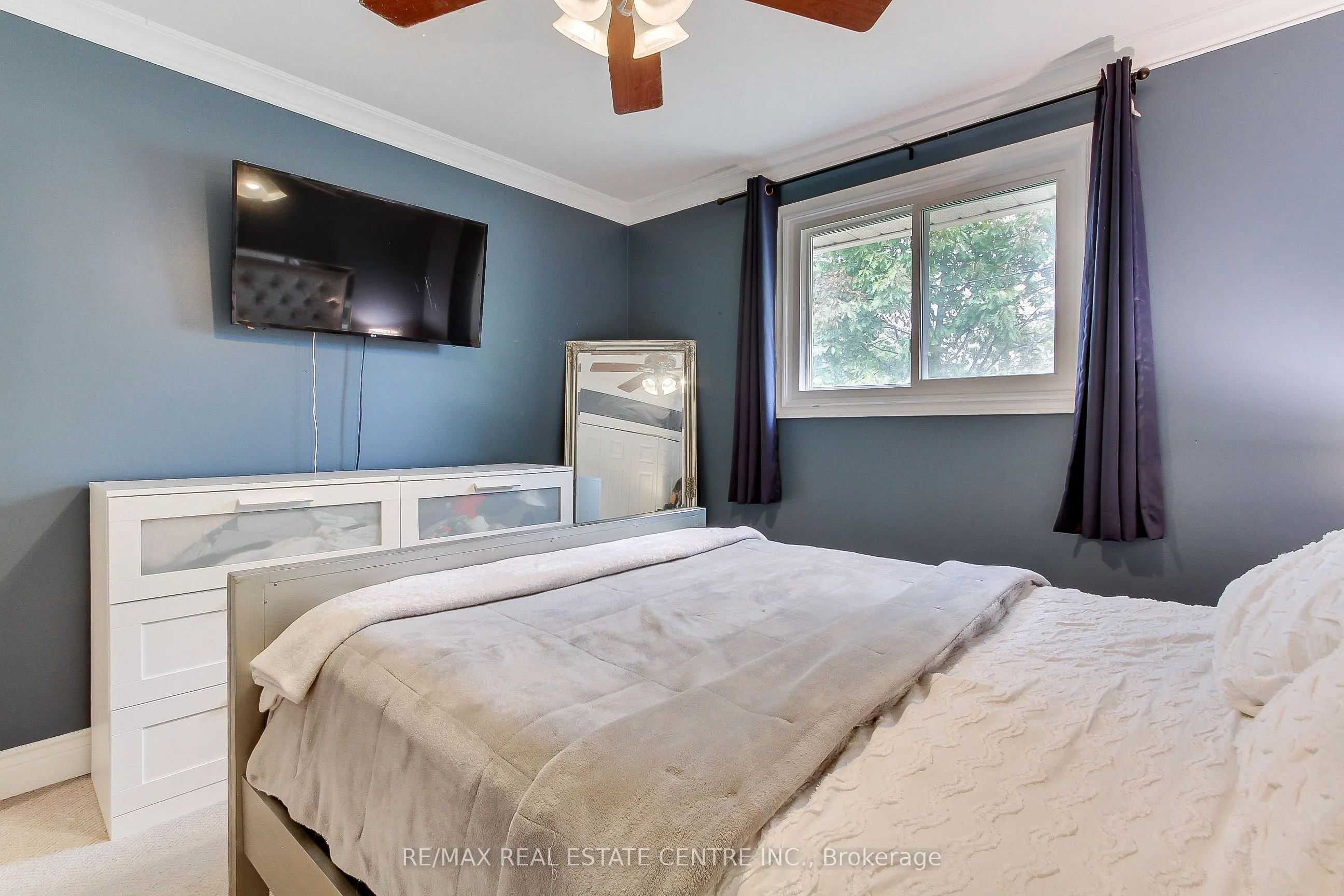 458 Dundas Street