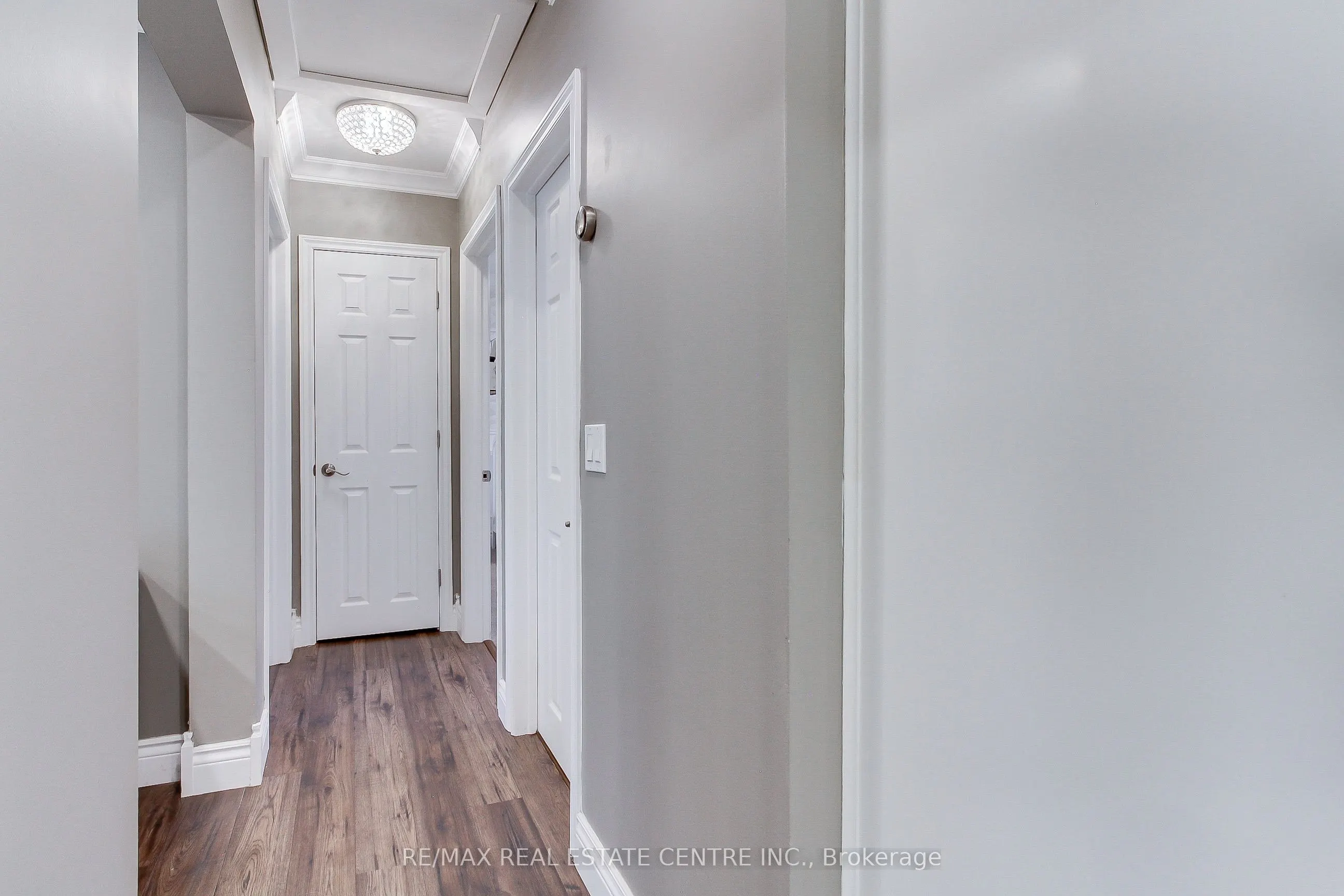 458 Dundas Street