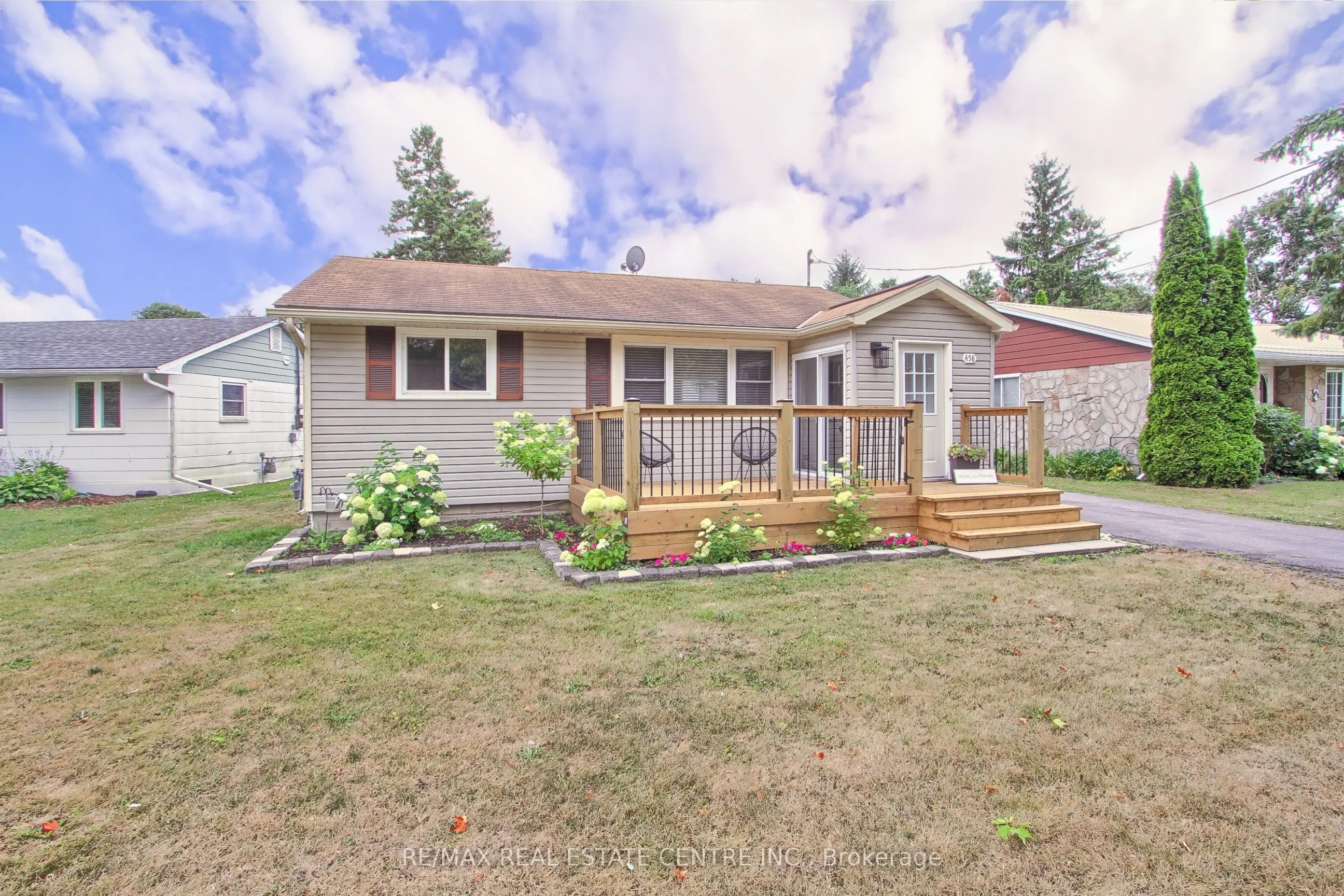 458 Dundas Street