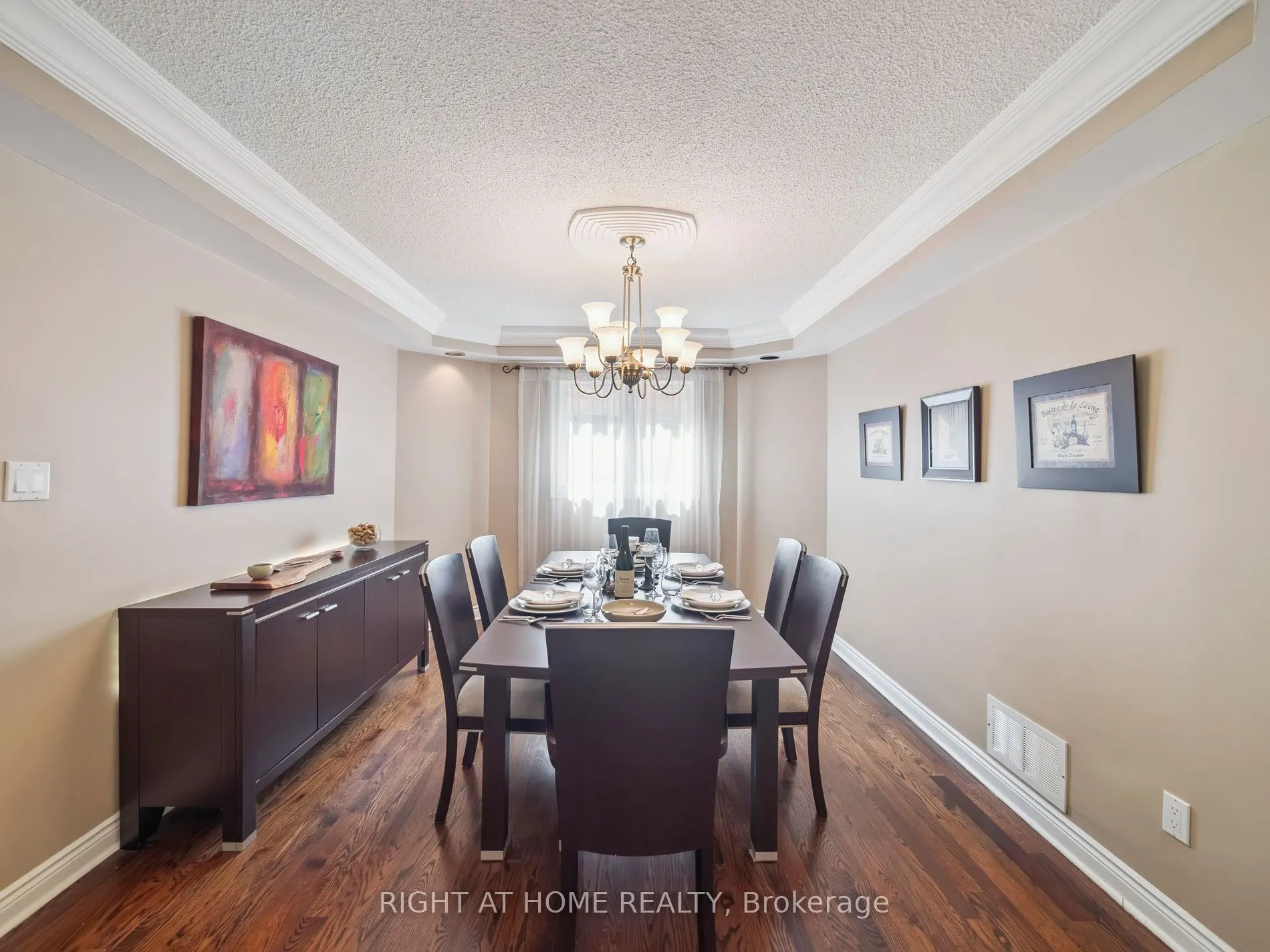 100 Carlyle Crescent