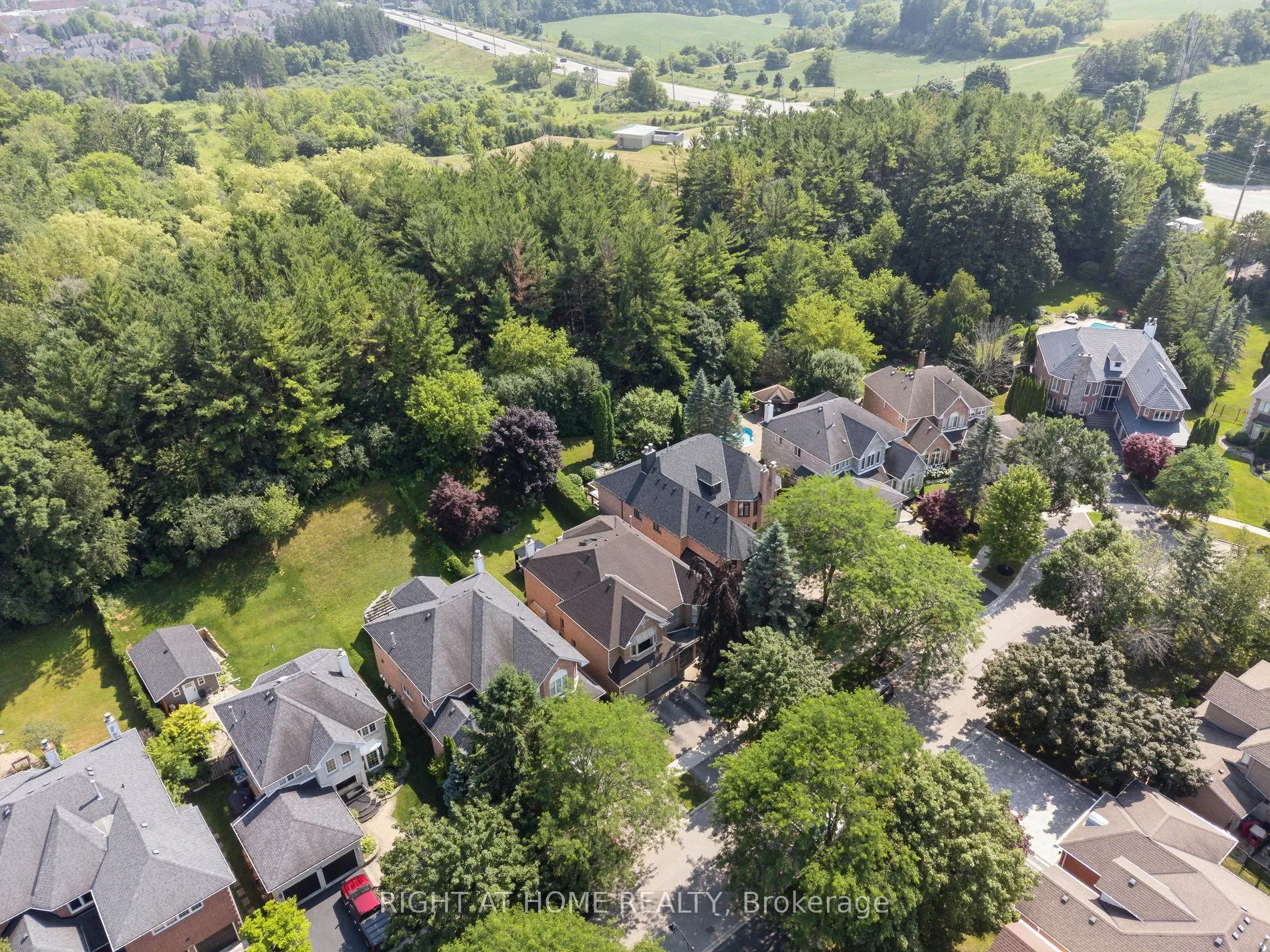 100 Carlyle Crescent