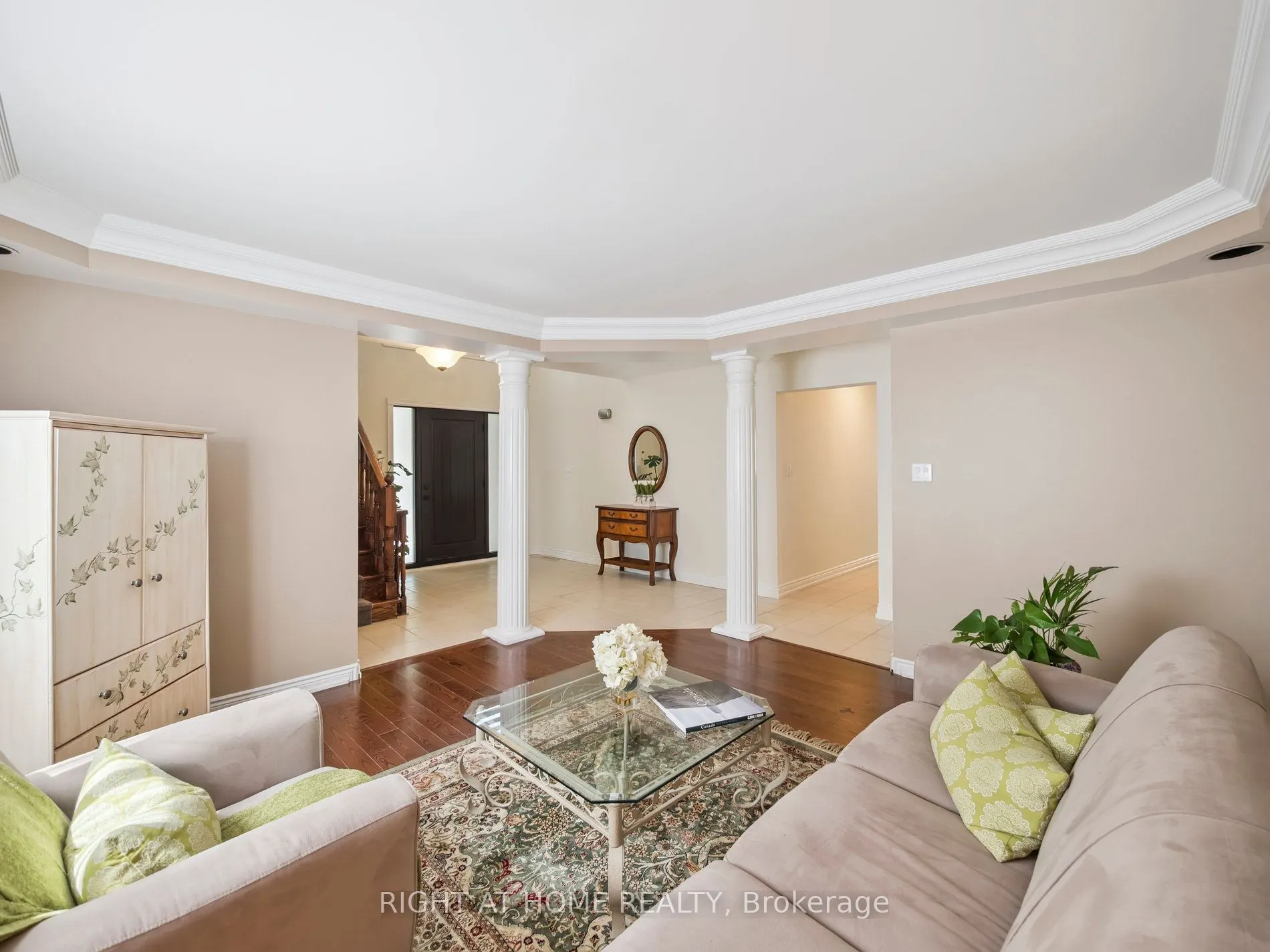 100 Carlyle Crescent