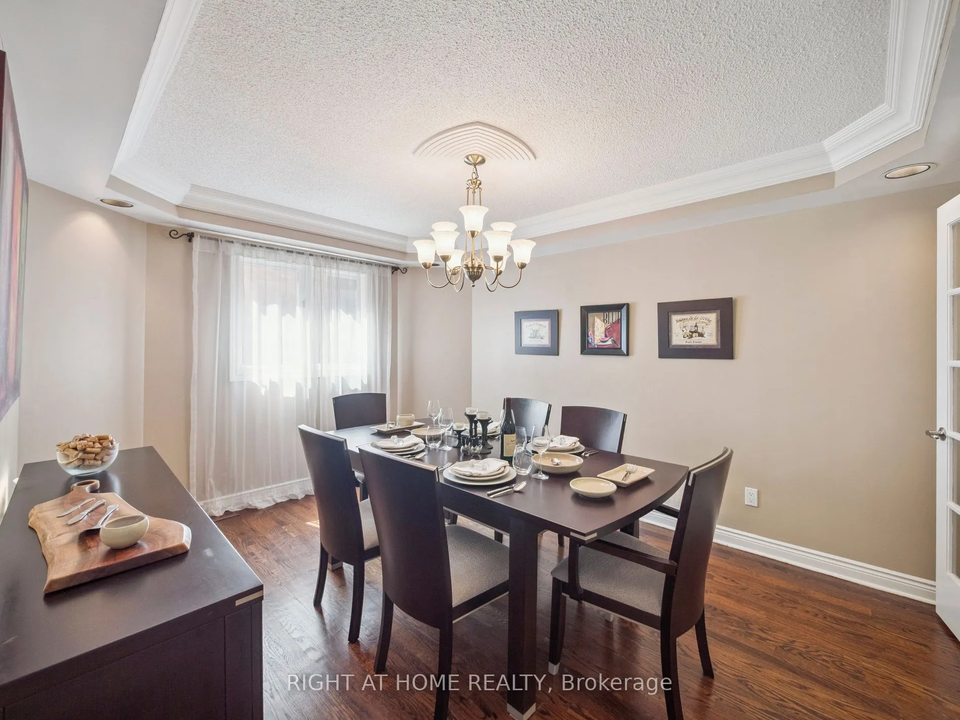 100 Carlyle Crescent