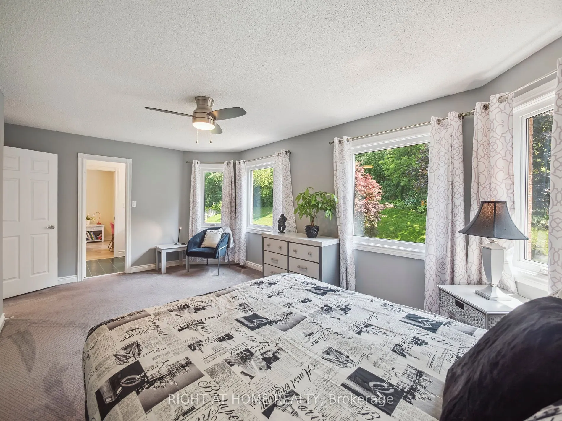 100 Carlyle Crescent