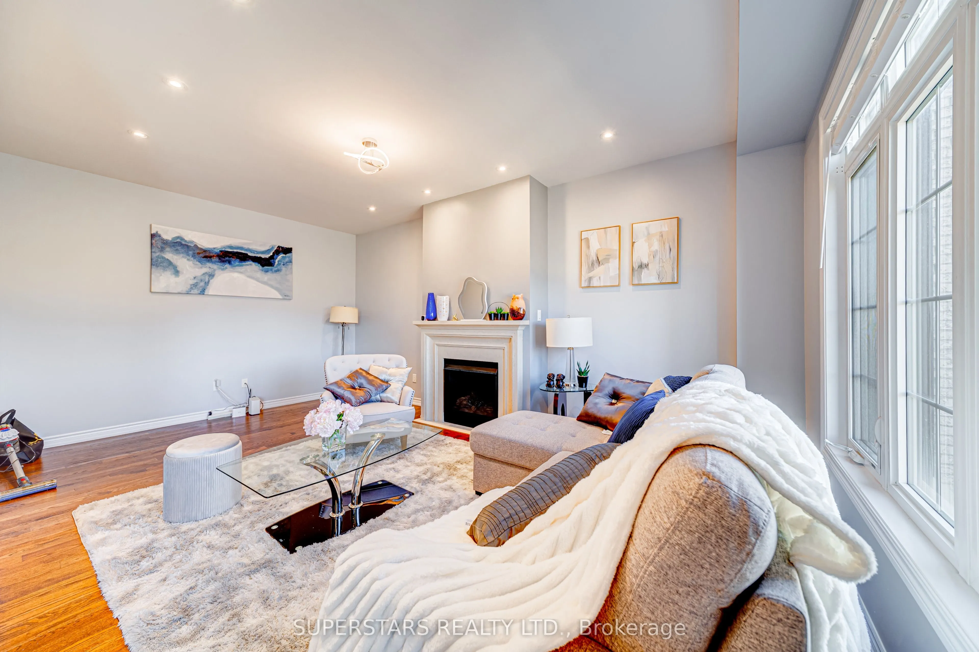 31 Roy Harper Avenue