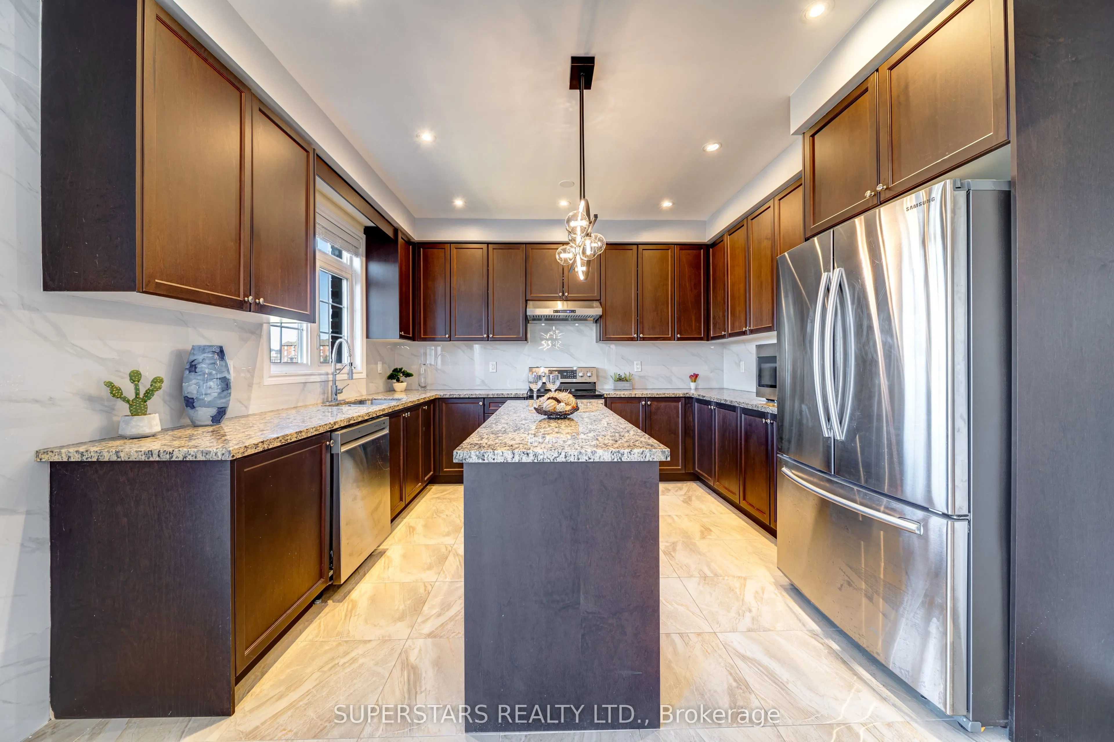 31 Roy Harper Avenue