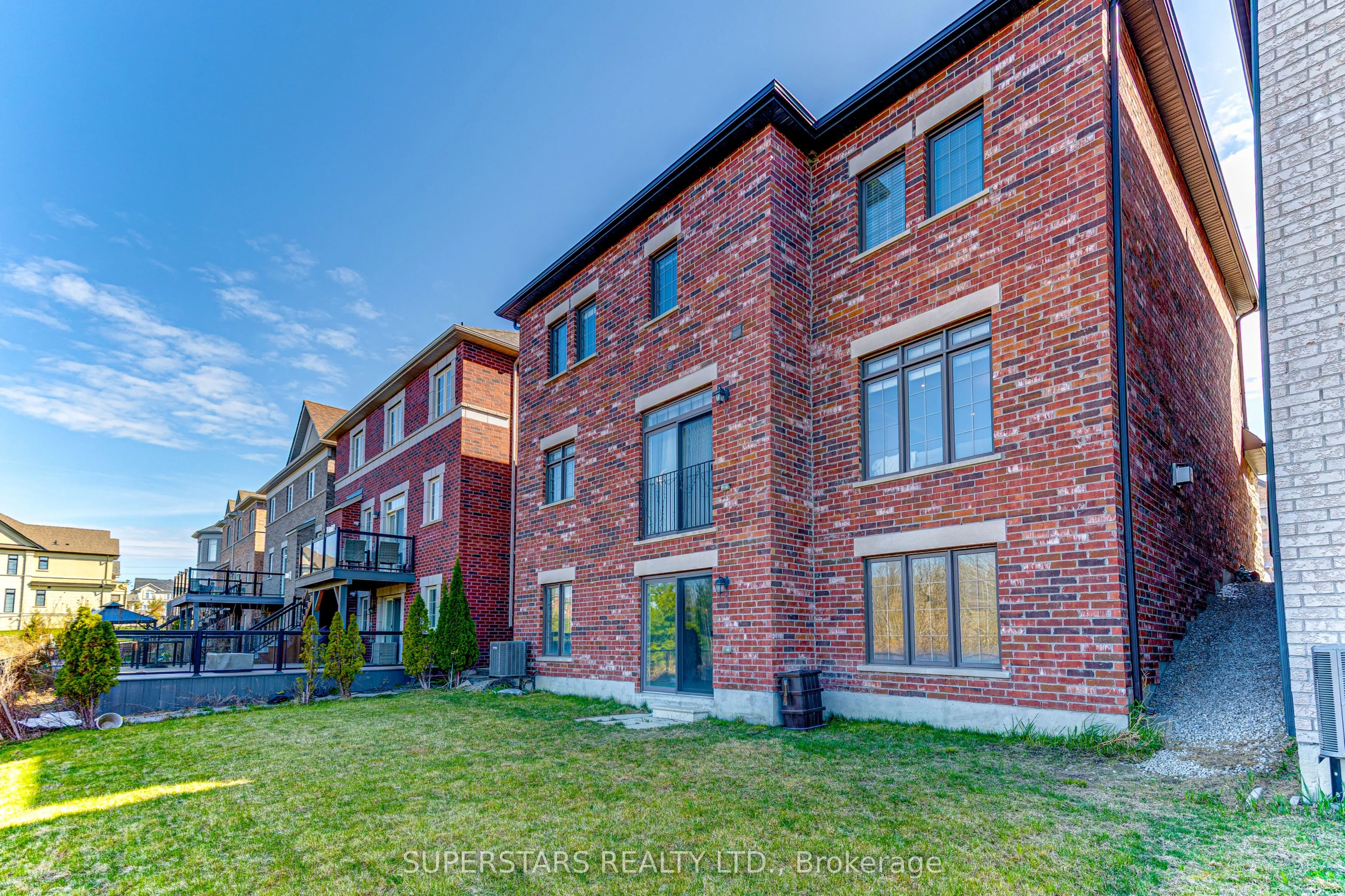 31 Roy Harper Avenue