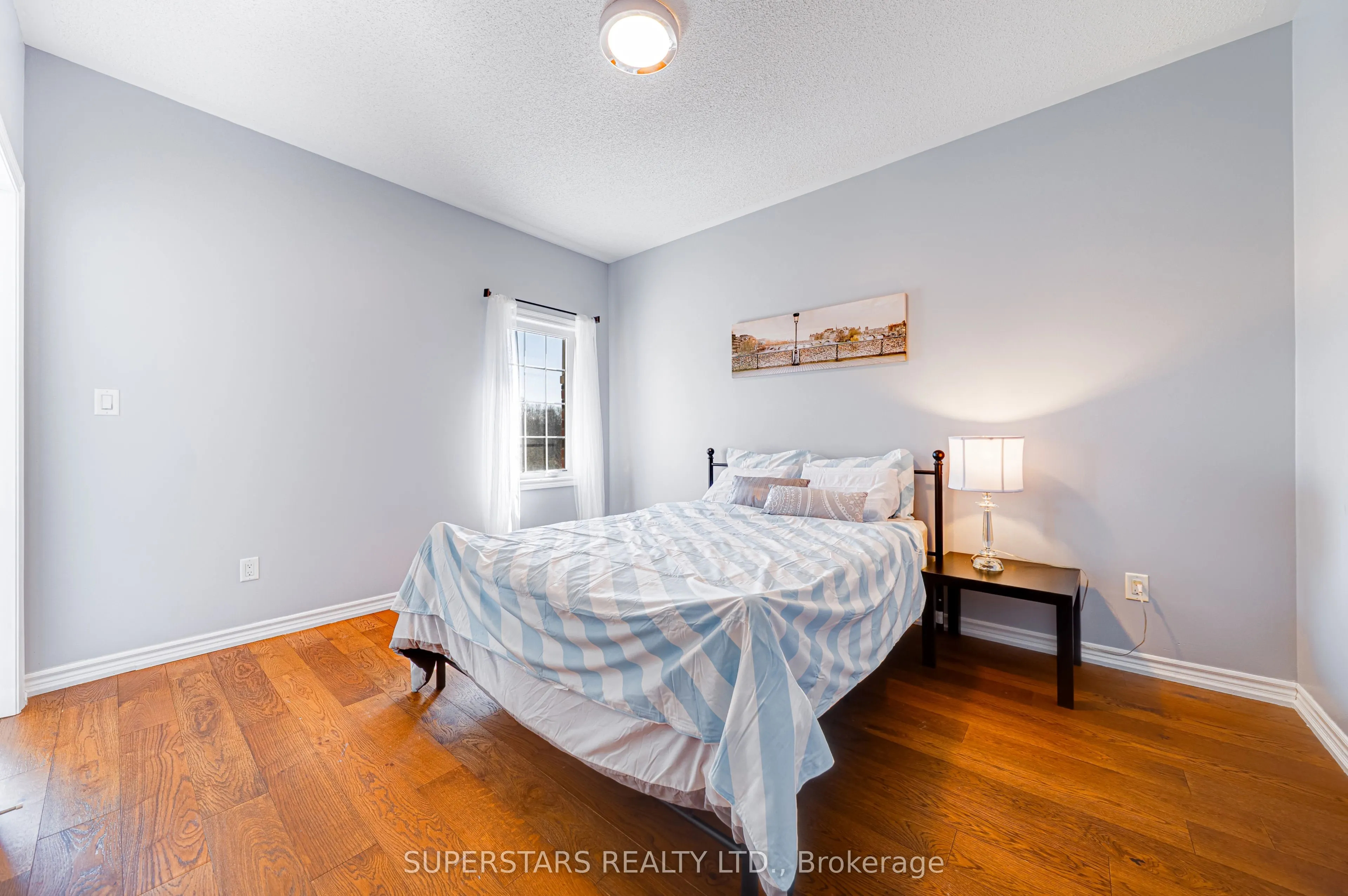 31 Roy Harper Avenue