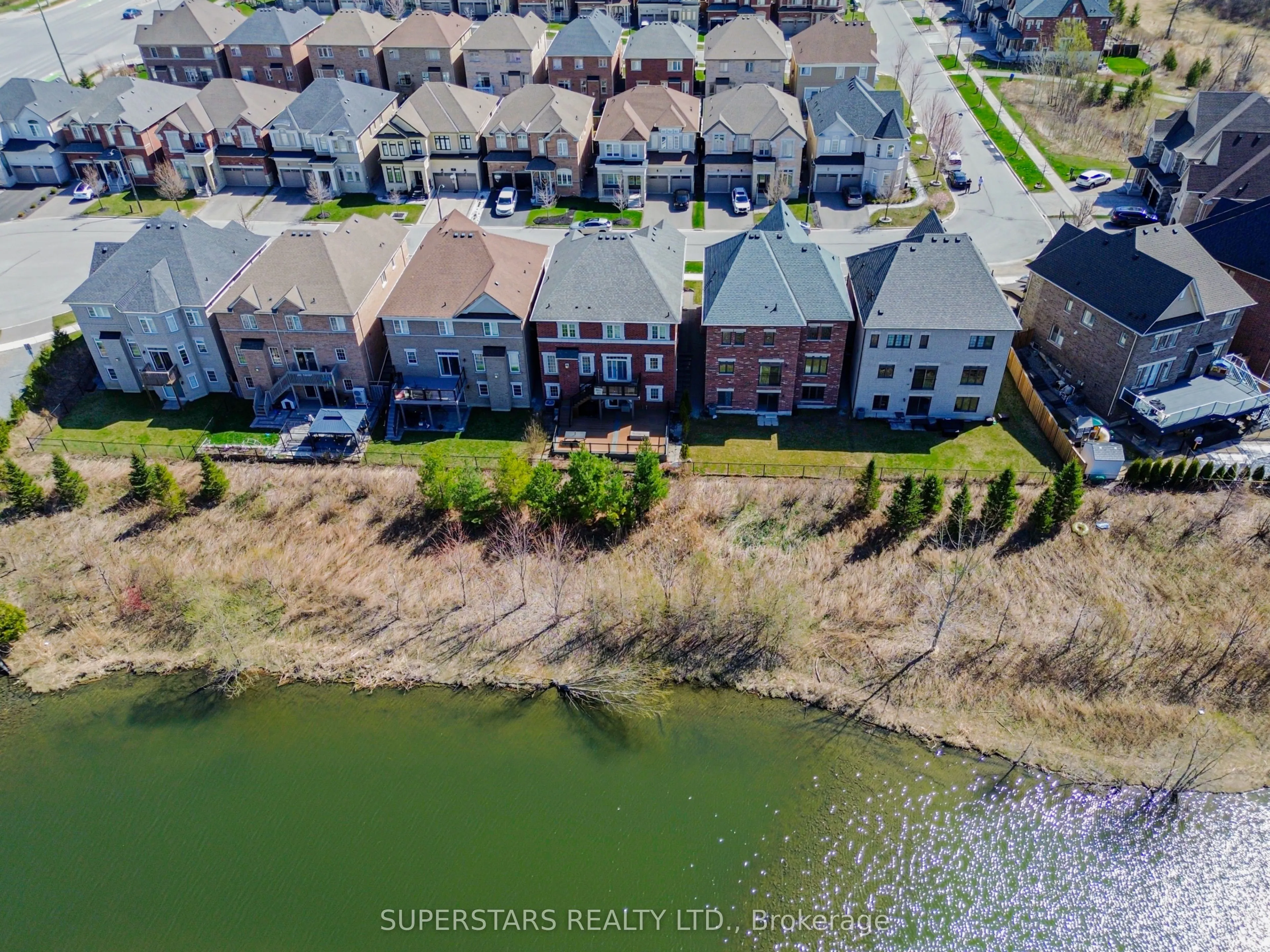 31 Roy Harper Avenue