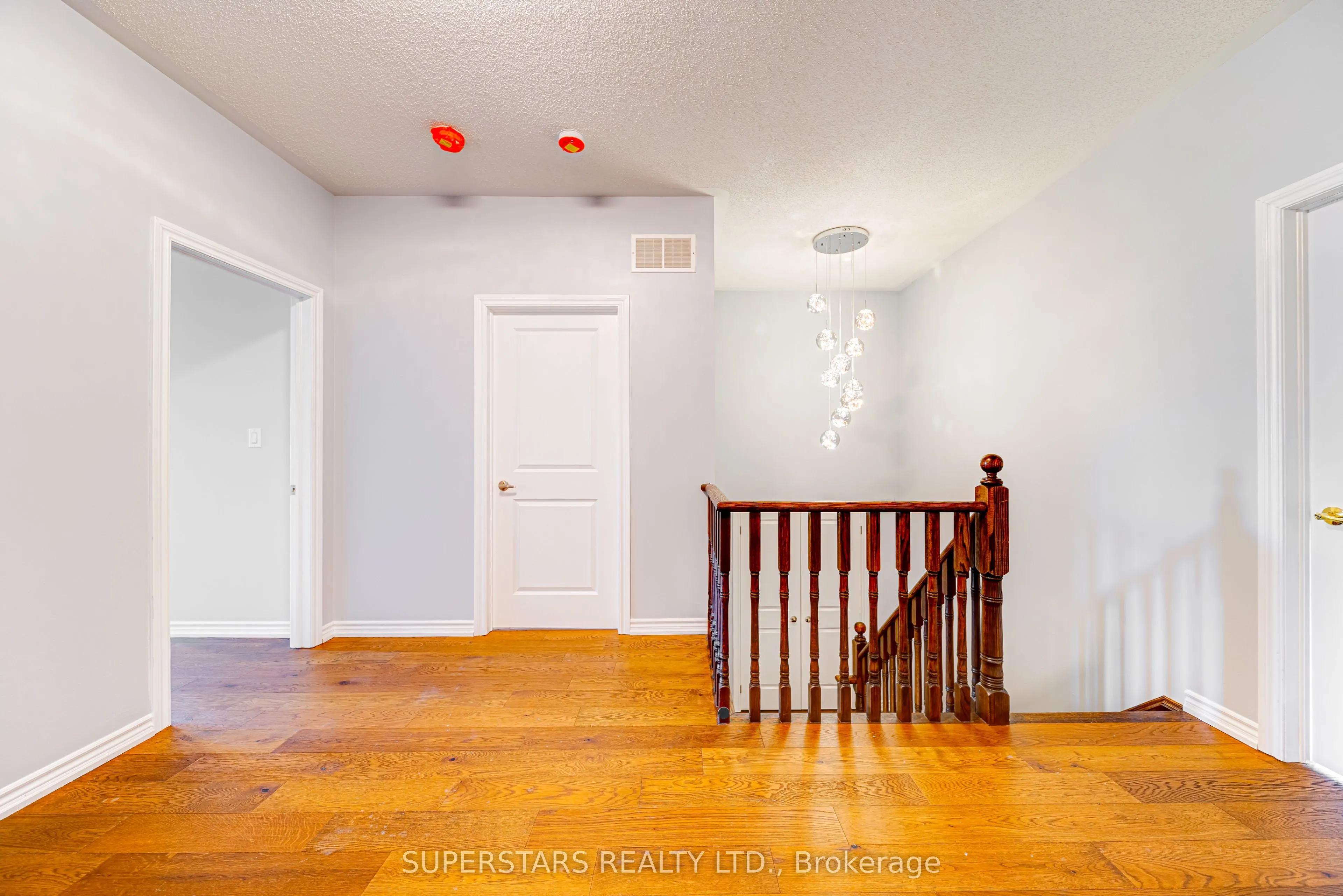 31 Roy Harper Avenue