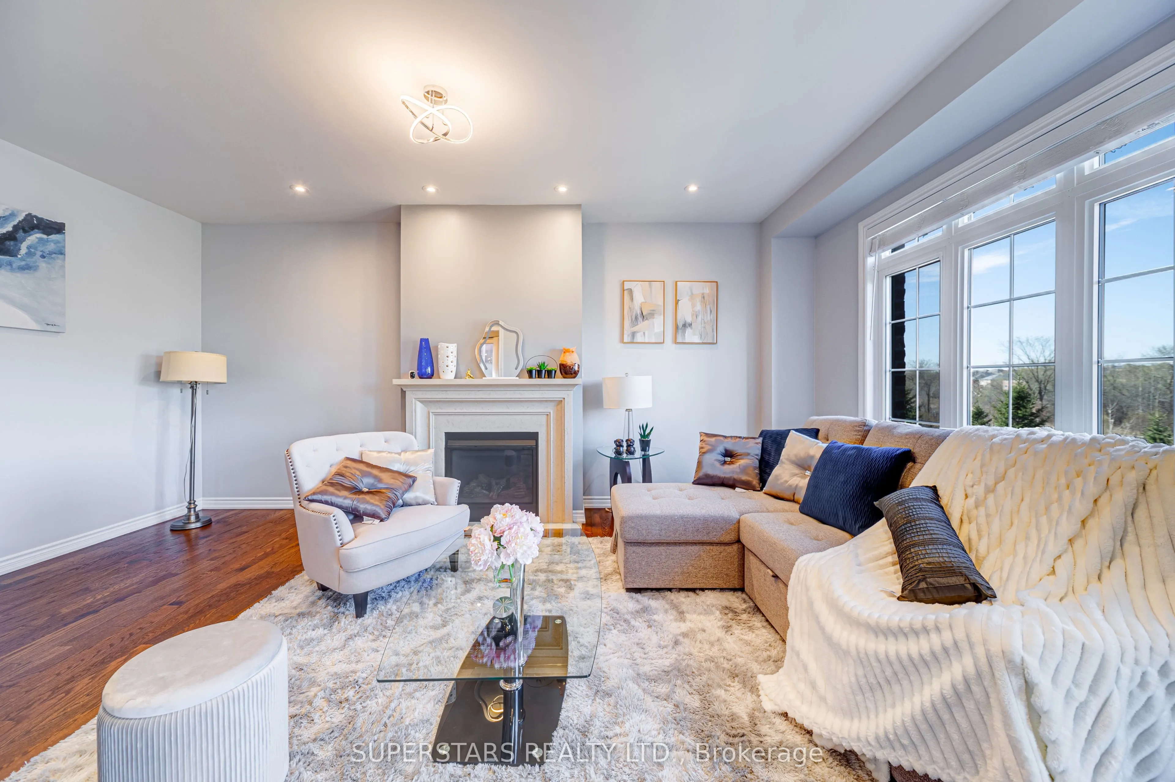 31 Roy Harper Avenue