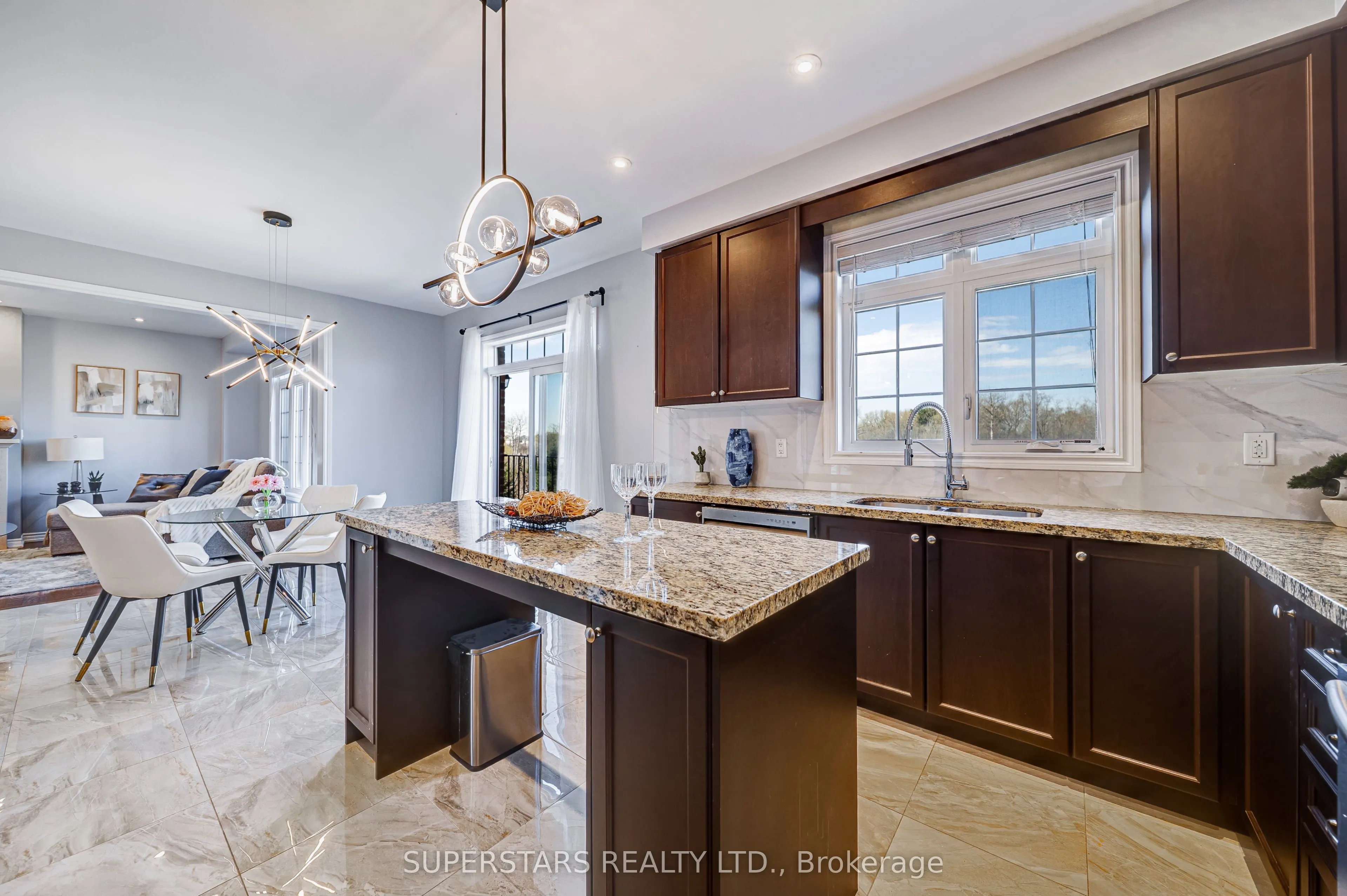 31 Roy Harper Avenue