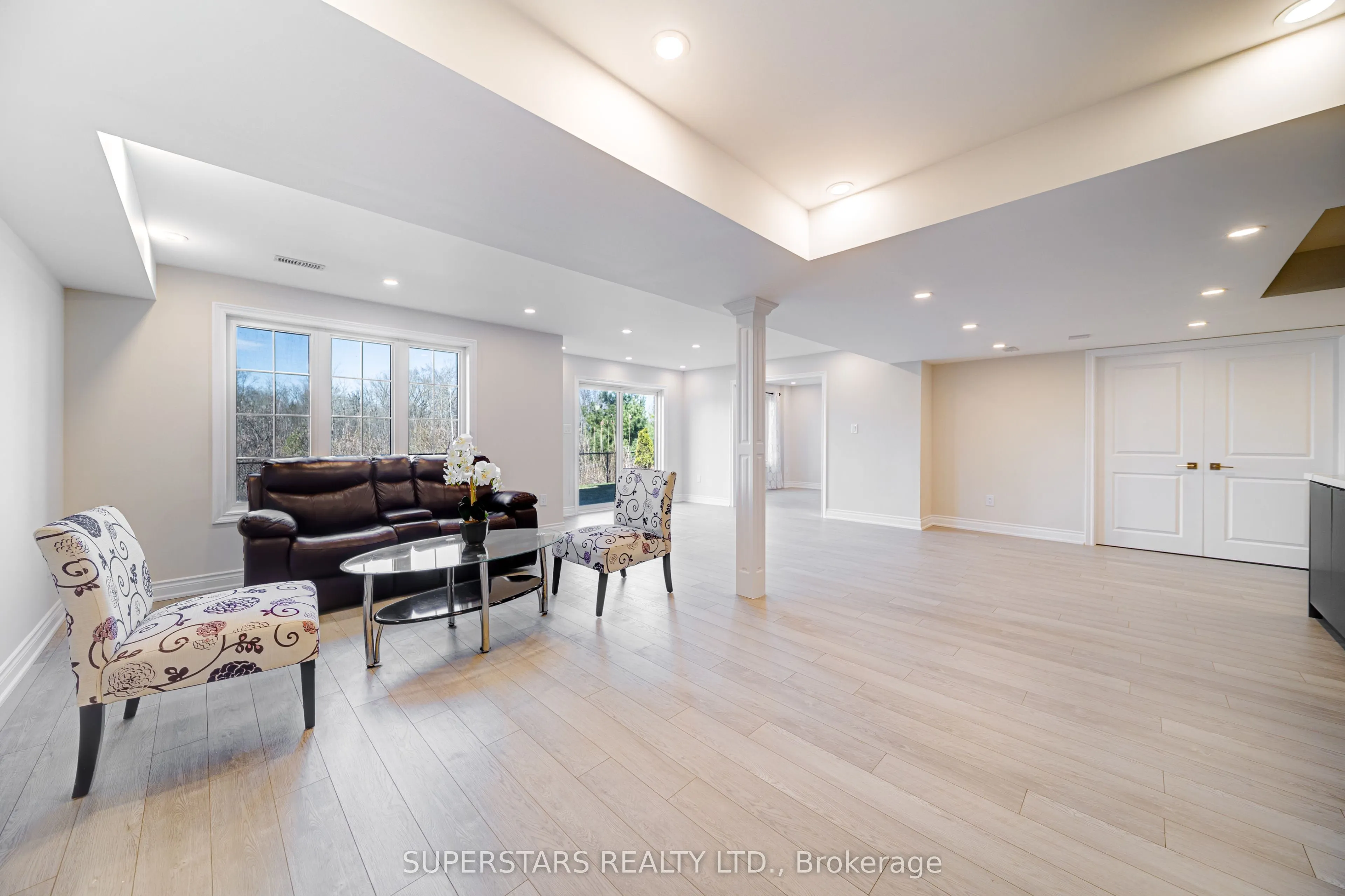 31 Roy Harper Avenue