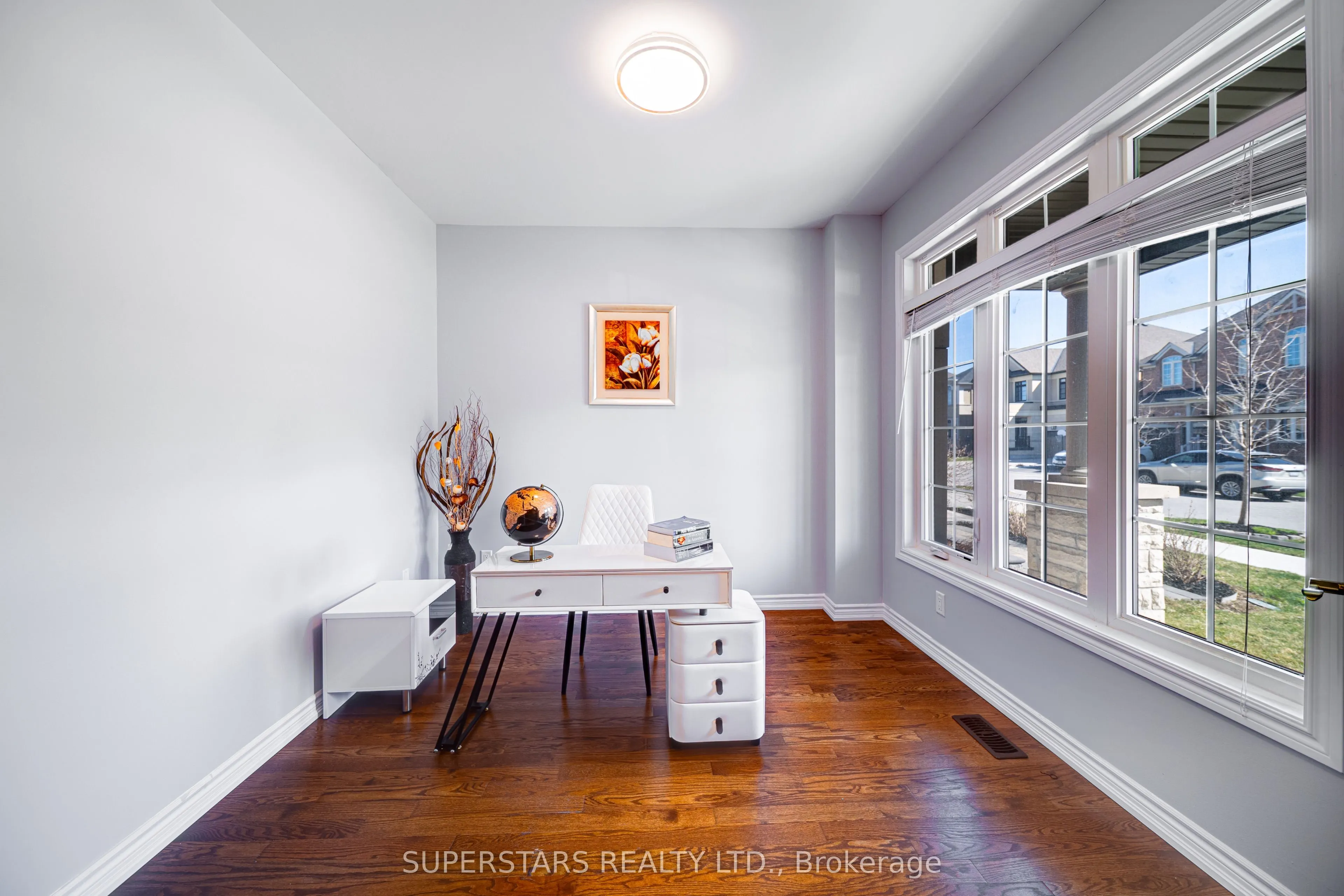 31 Roy Harper Avenue