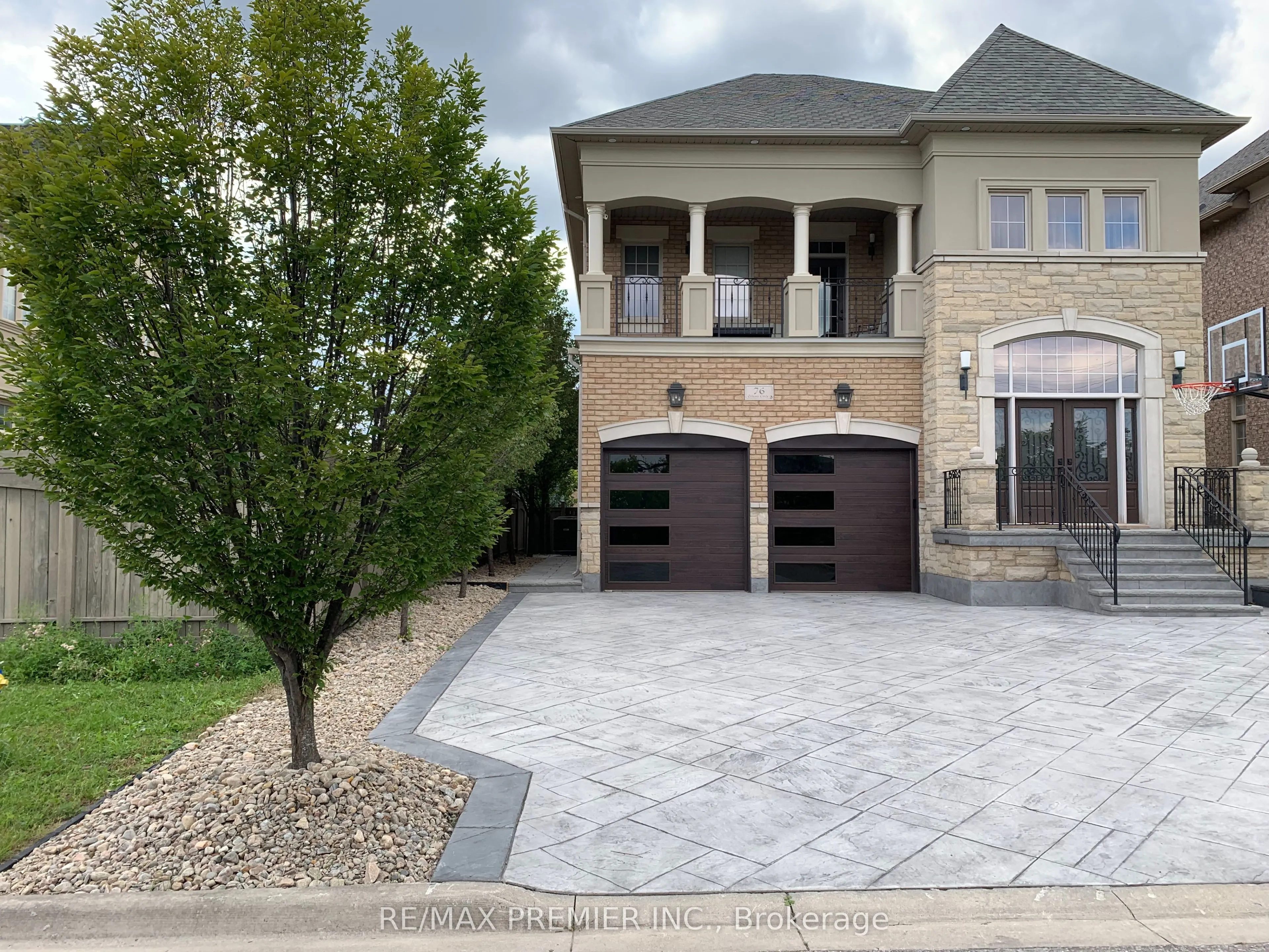 76 Orleans Circle