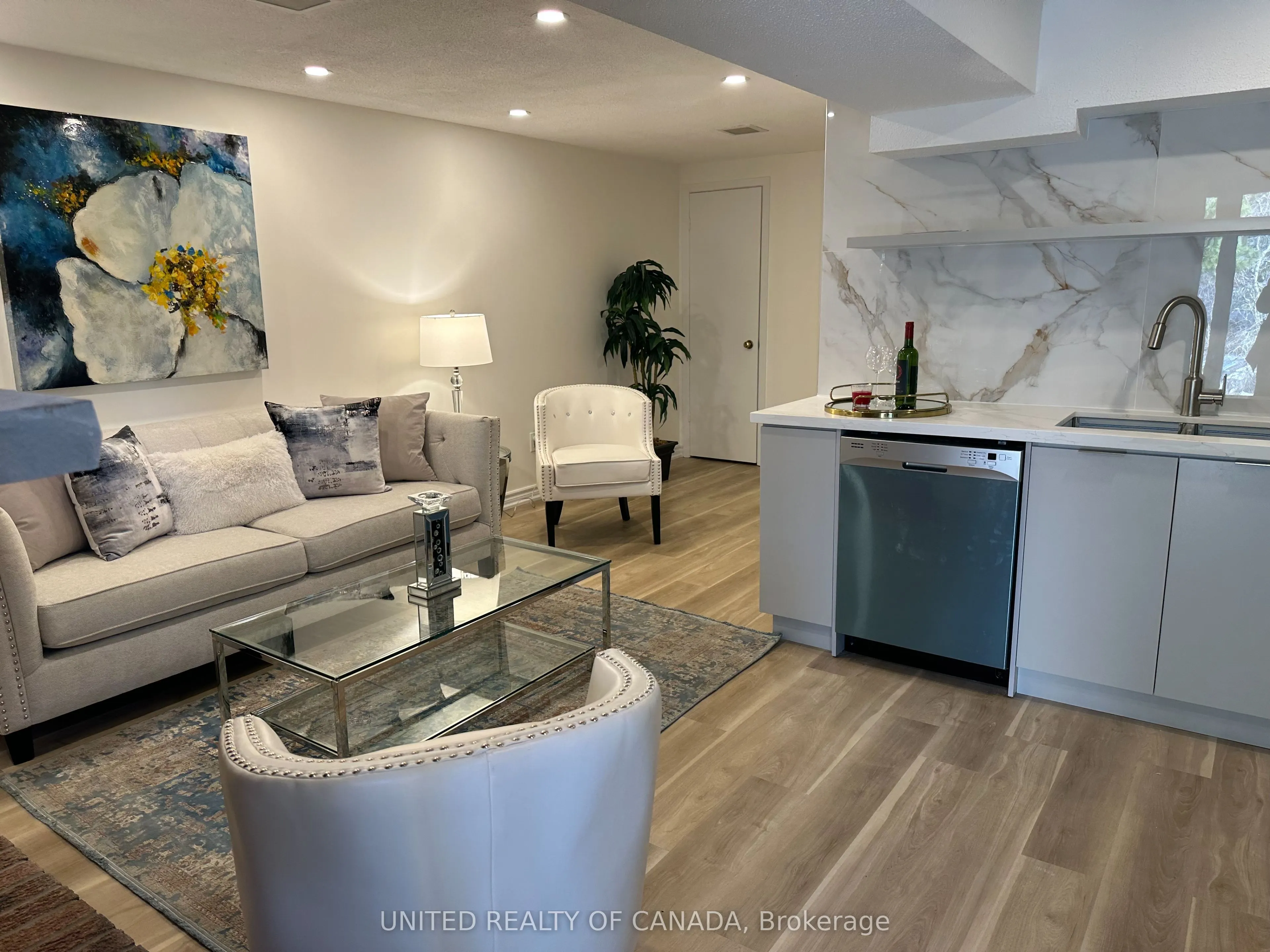 102 Baywood Court