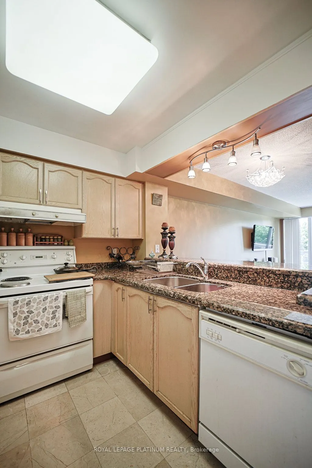 5 Emerald Lane, #410