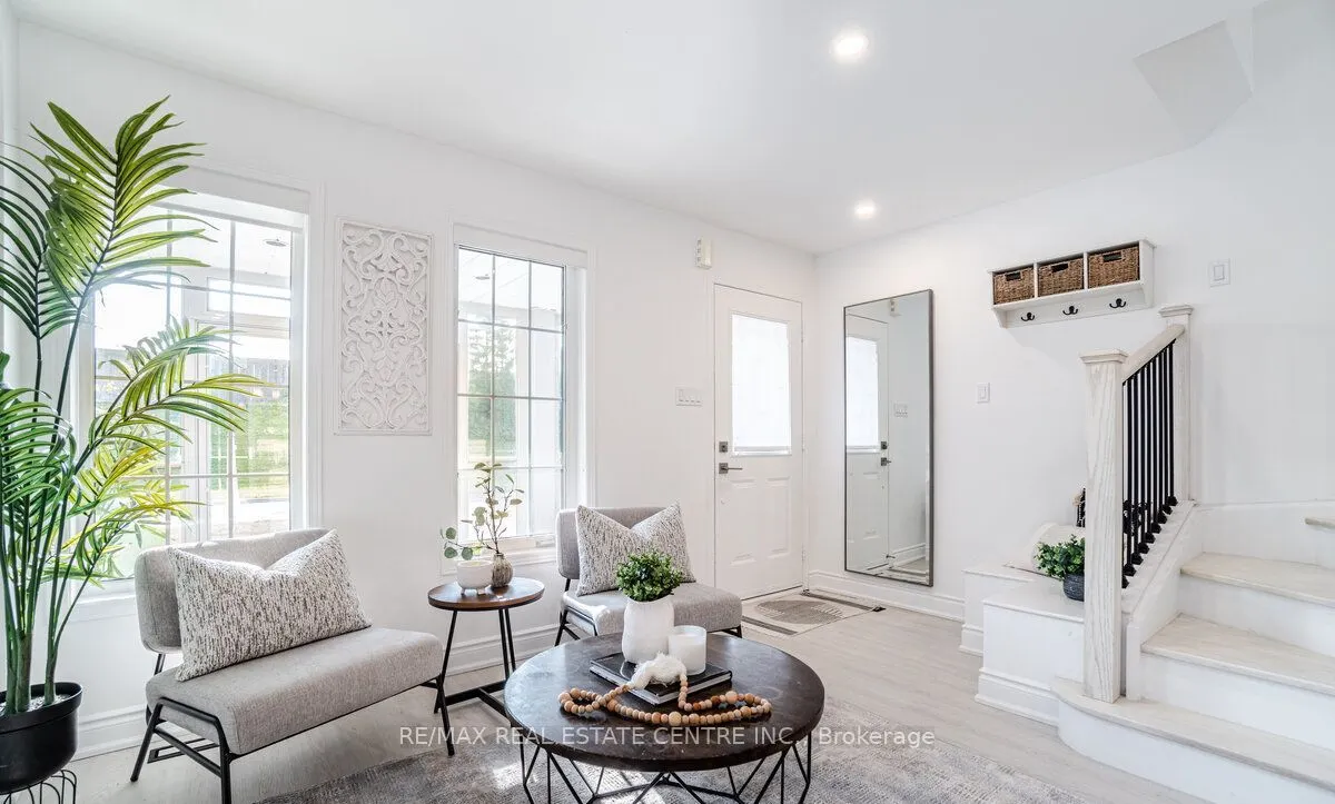 83 Convoy Crescent, #Upper