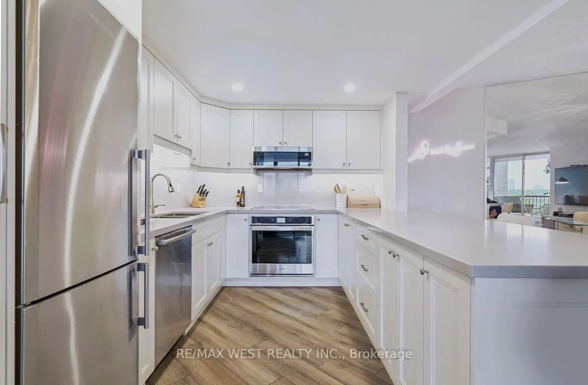 7811 Yonge Street, #1008
