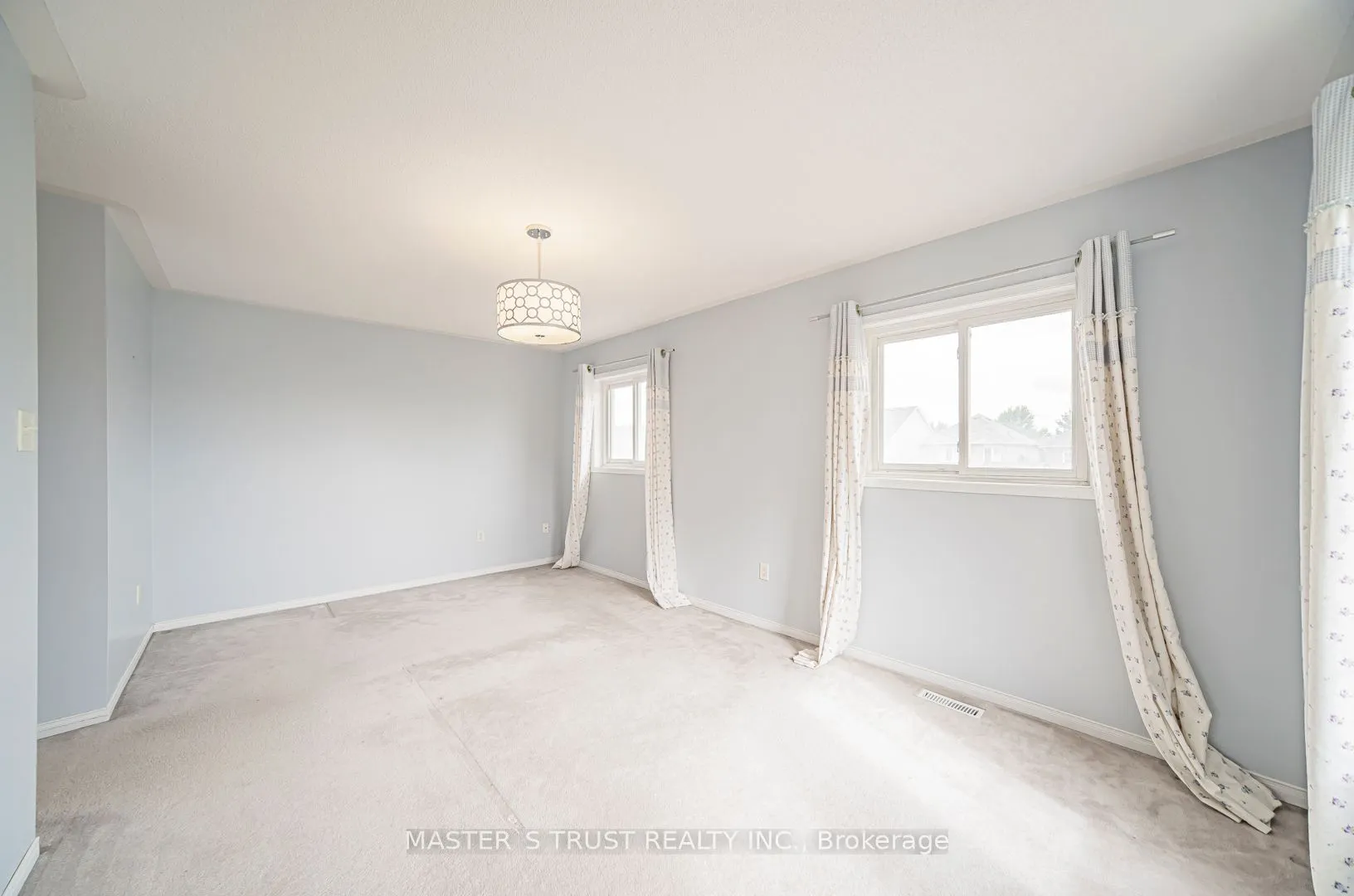 124 White's Hill Avenue