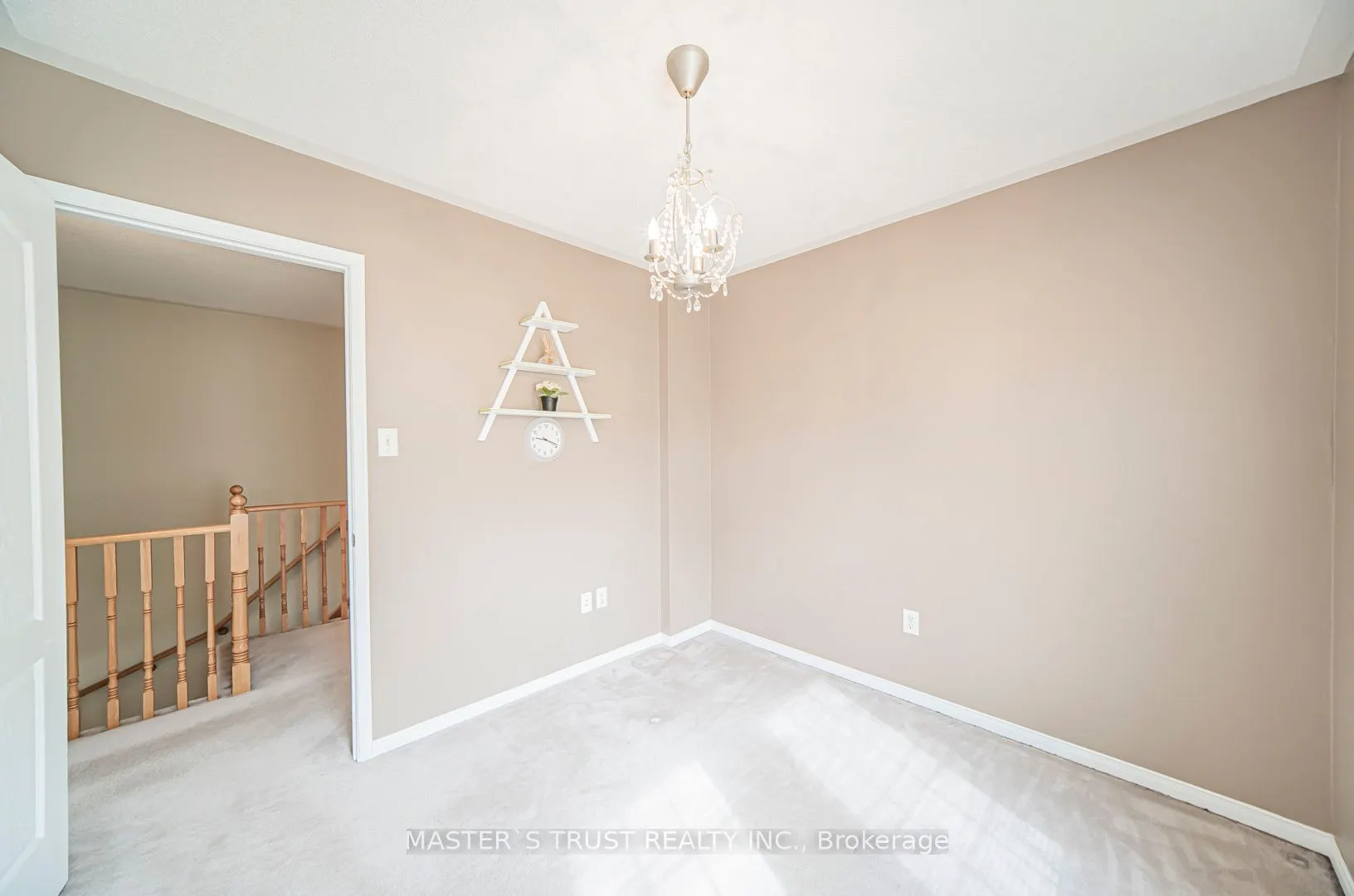 124 White's Hill Avenue