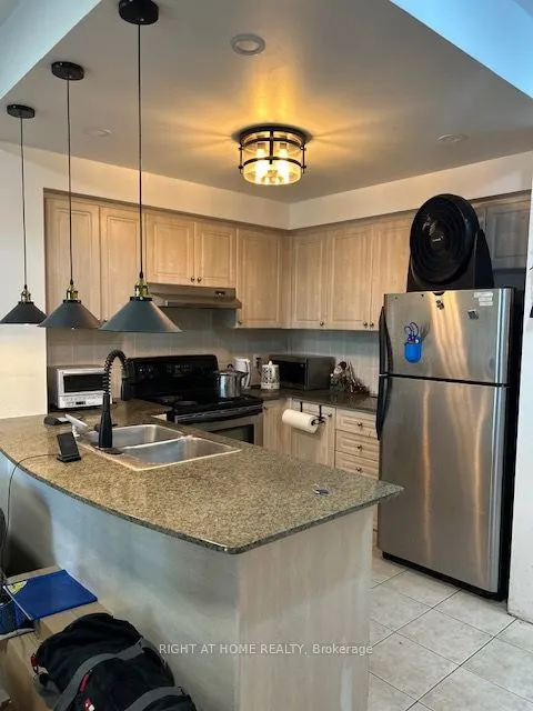 2 Maison Parc Court, #403