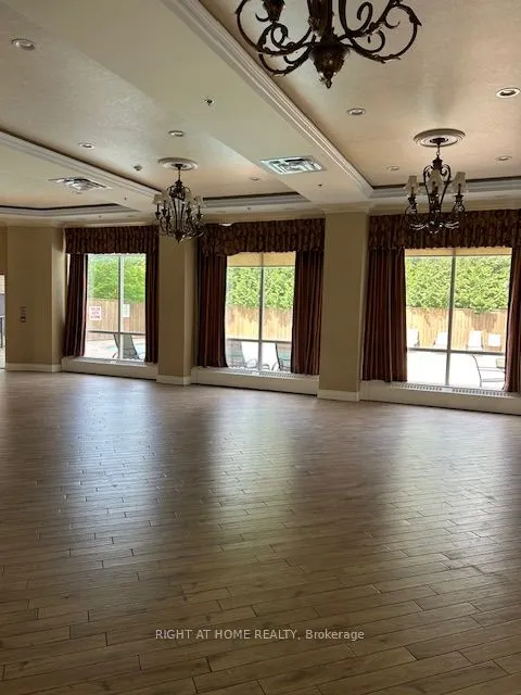 2 Maison Parc Court, #403
