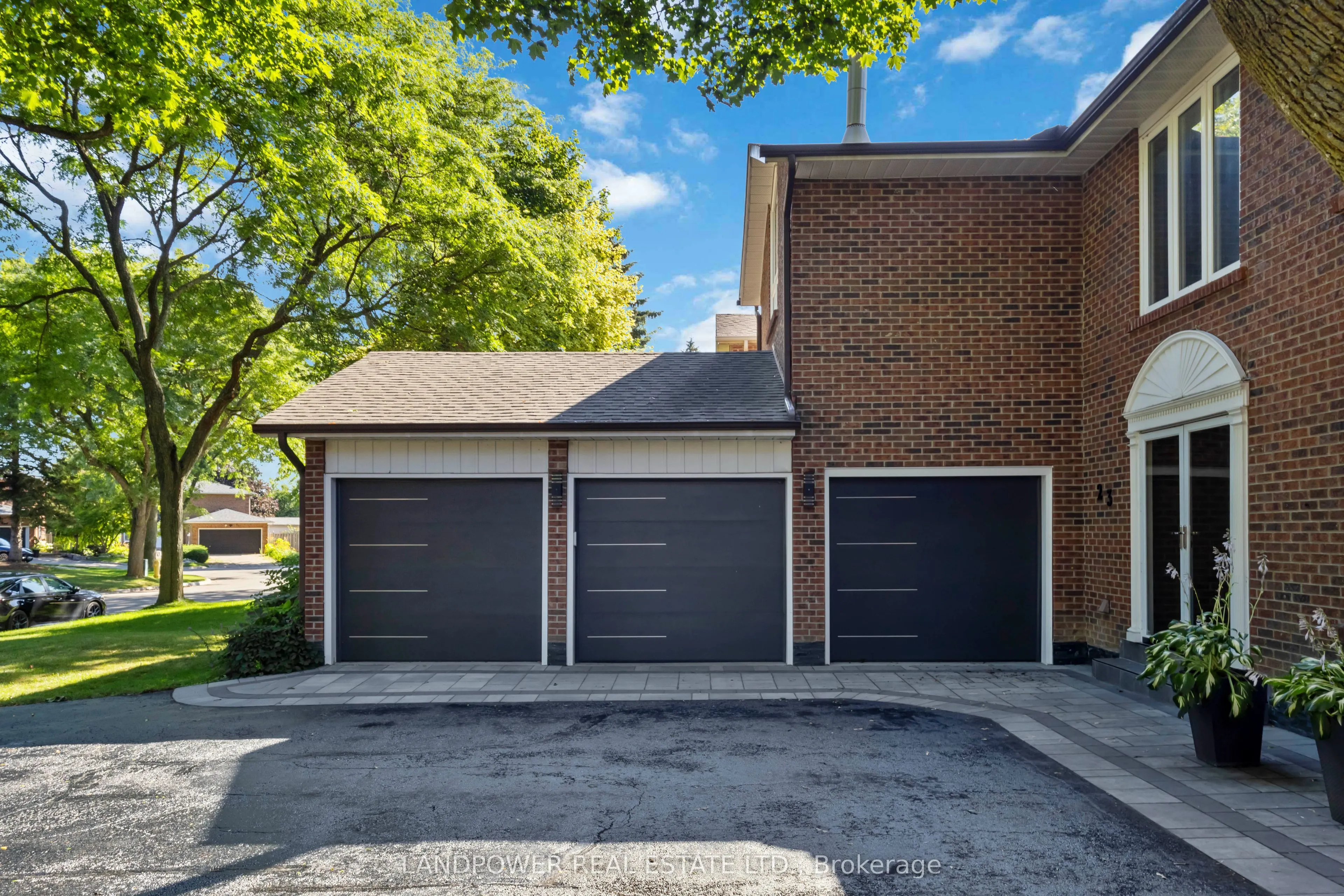 23 Fry Court