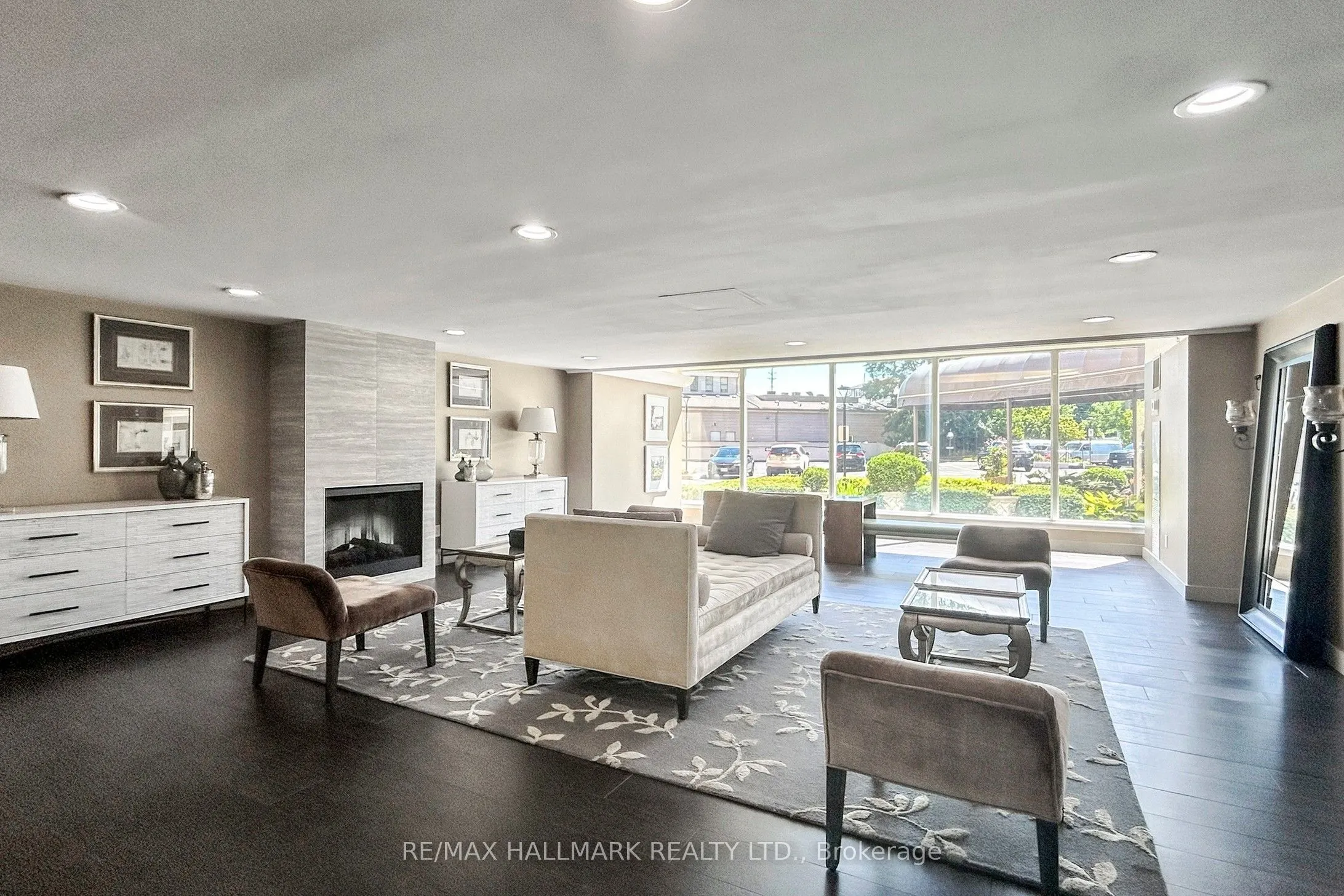 7811 Yonge Street, #1107