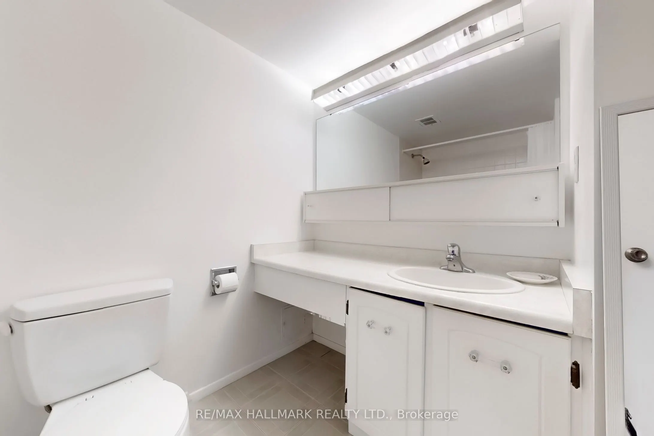 7811 Yonge Street, #1107