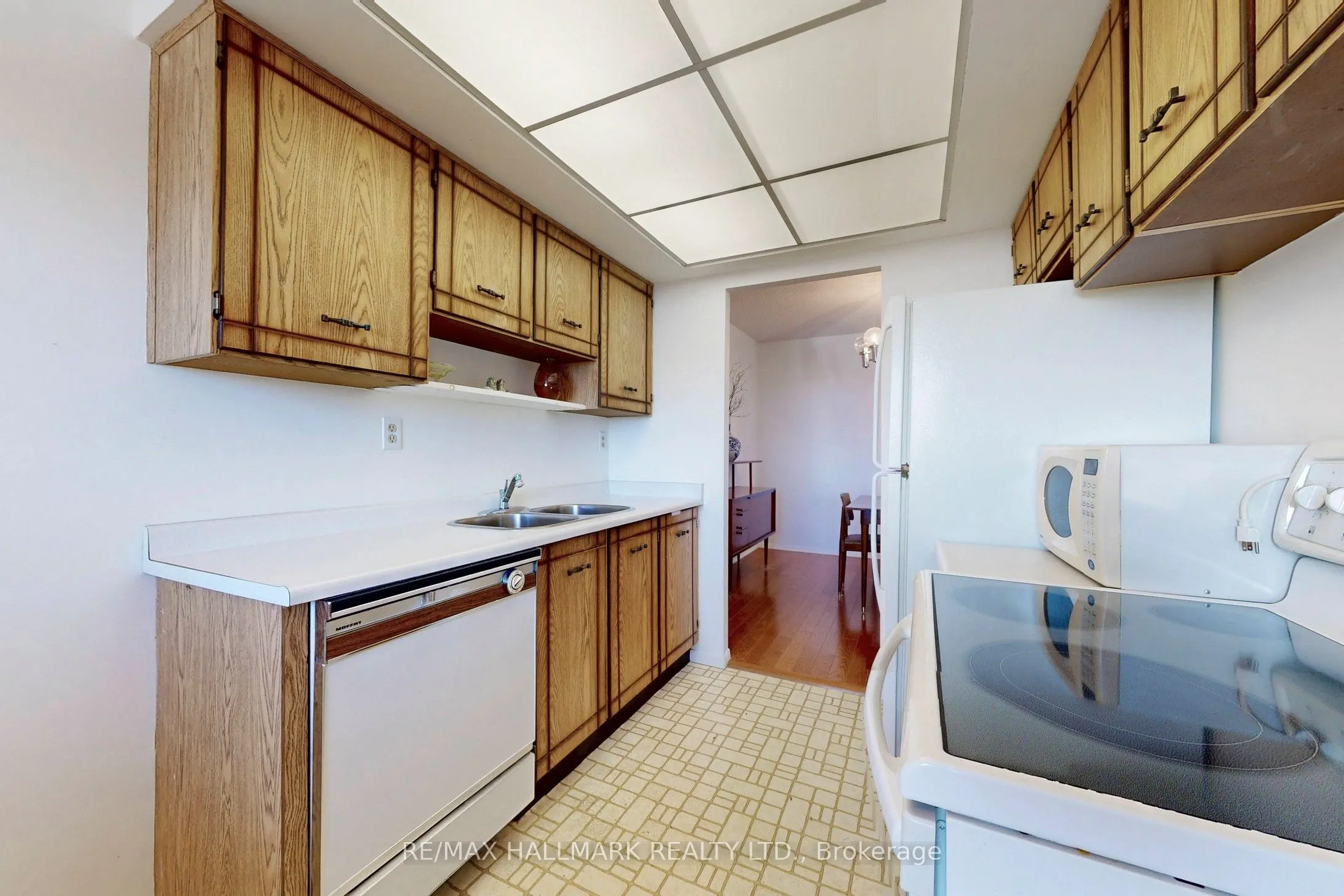 7811 Yonge Street, #1107