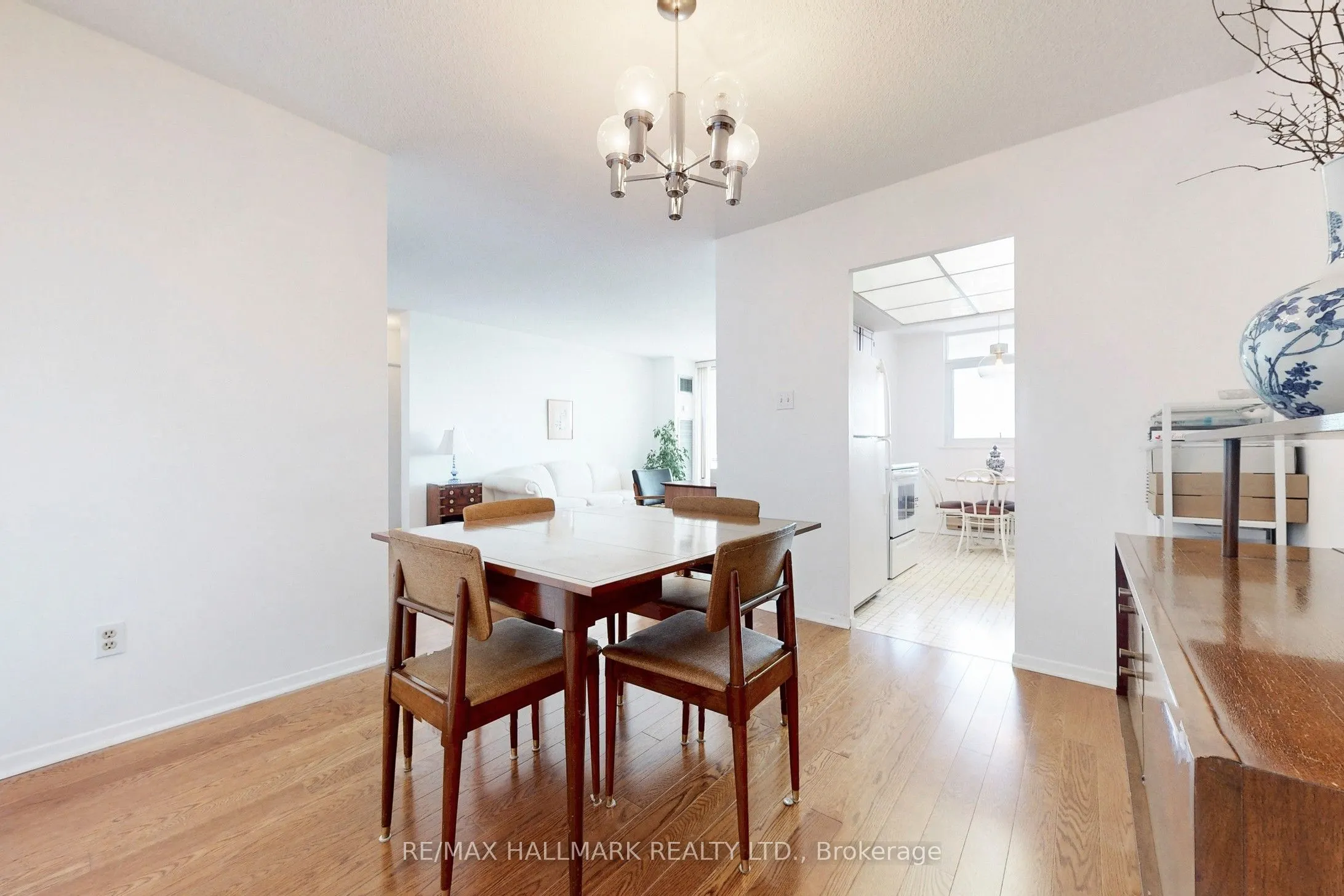 7811 Yonge Street, #1107
