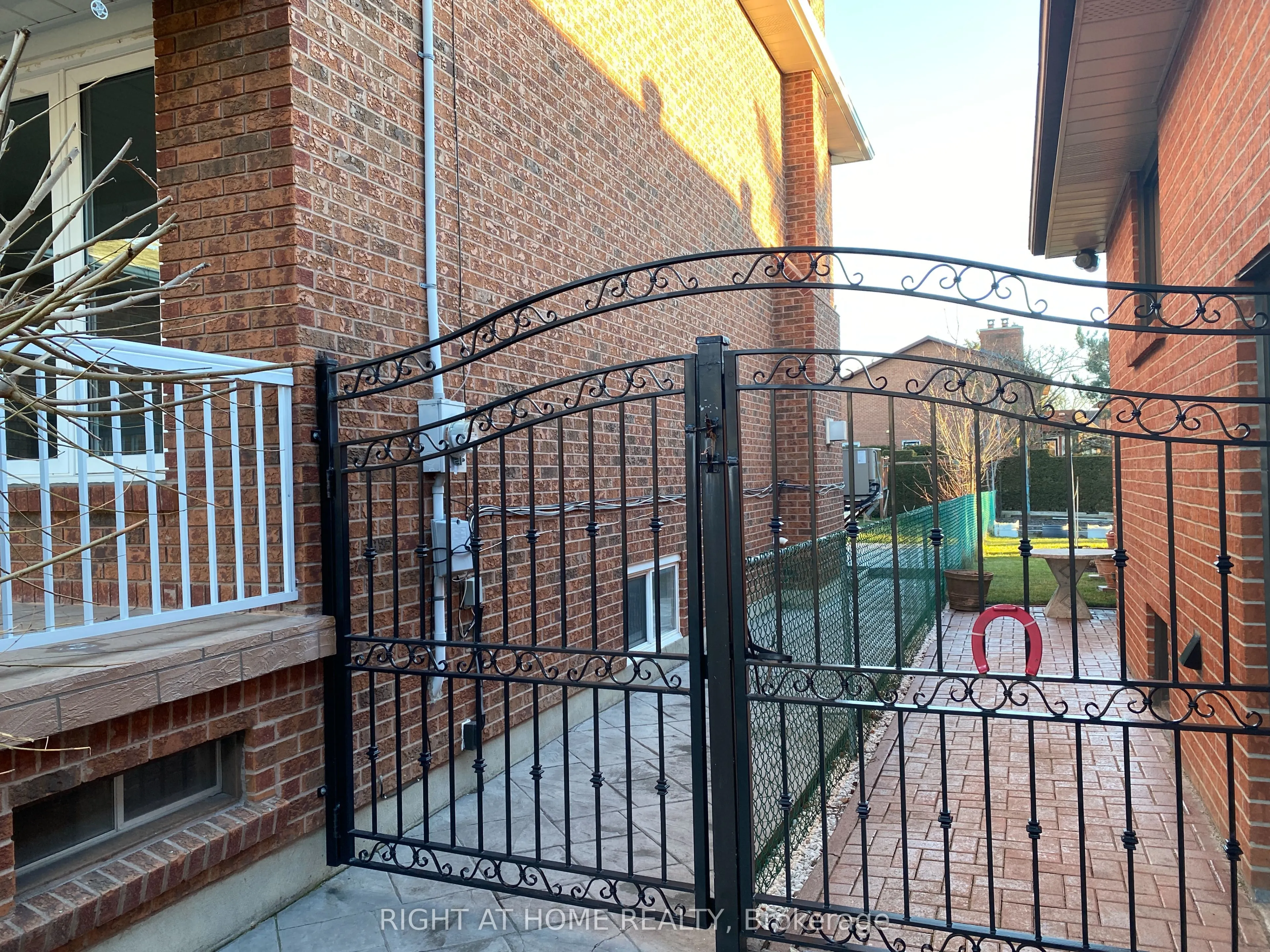 81 Oak Avenue, #Lower