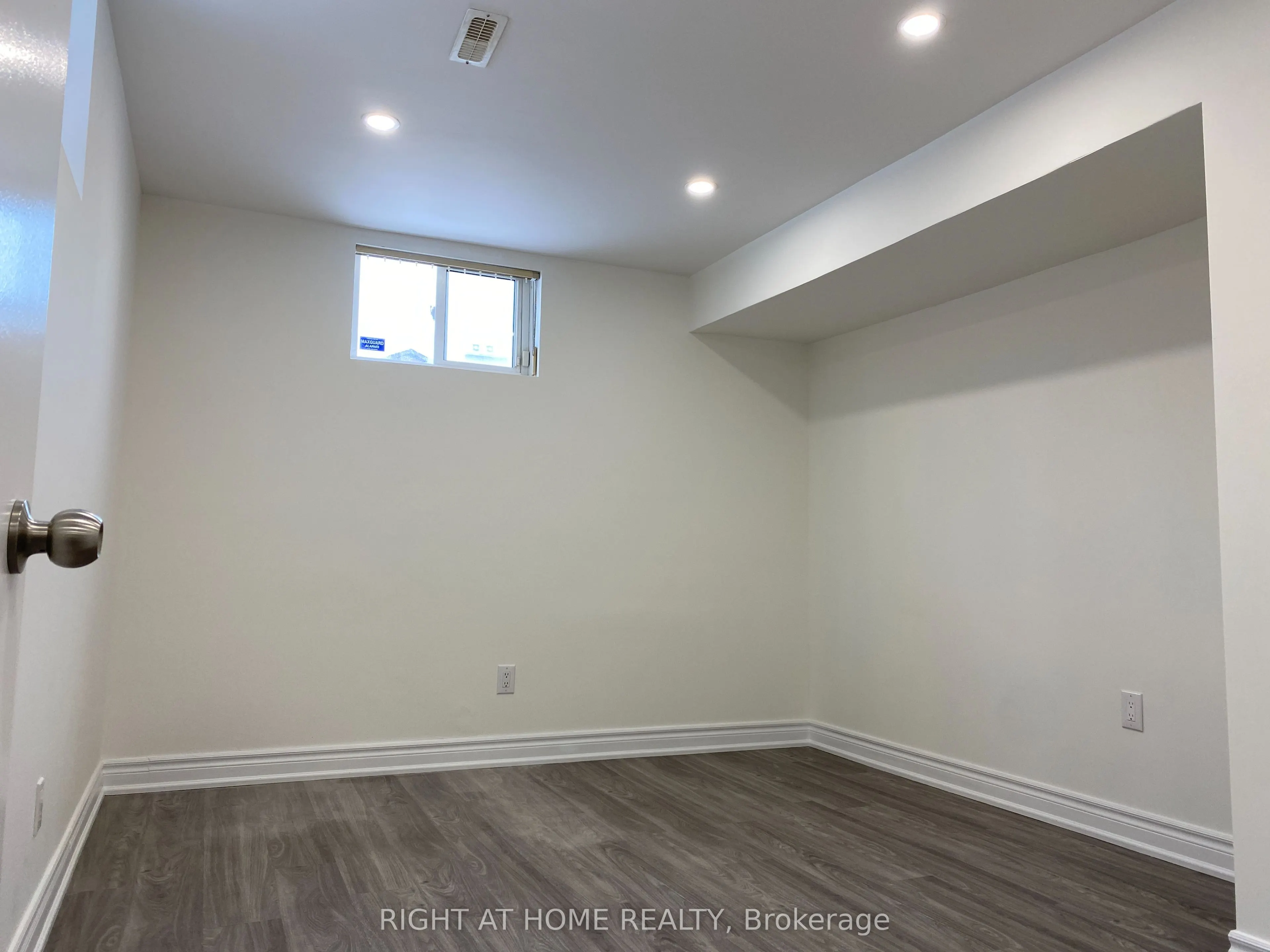 81 Oak Avenue, #Lower