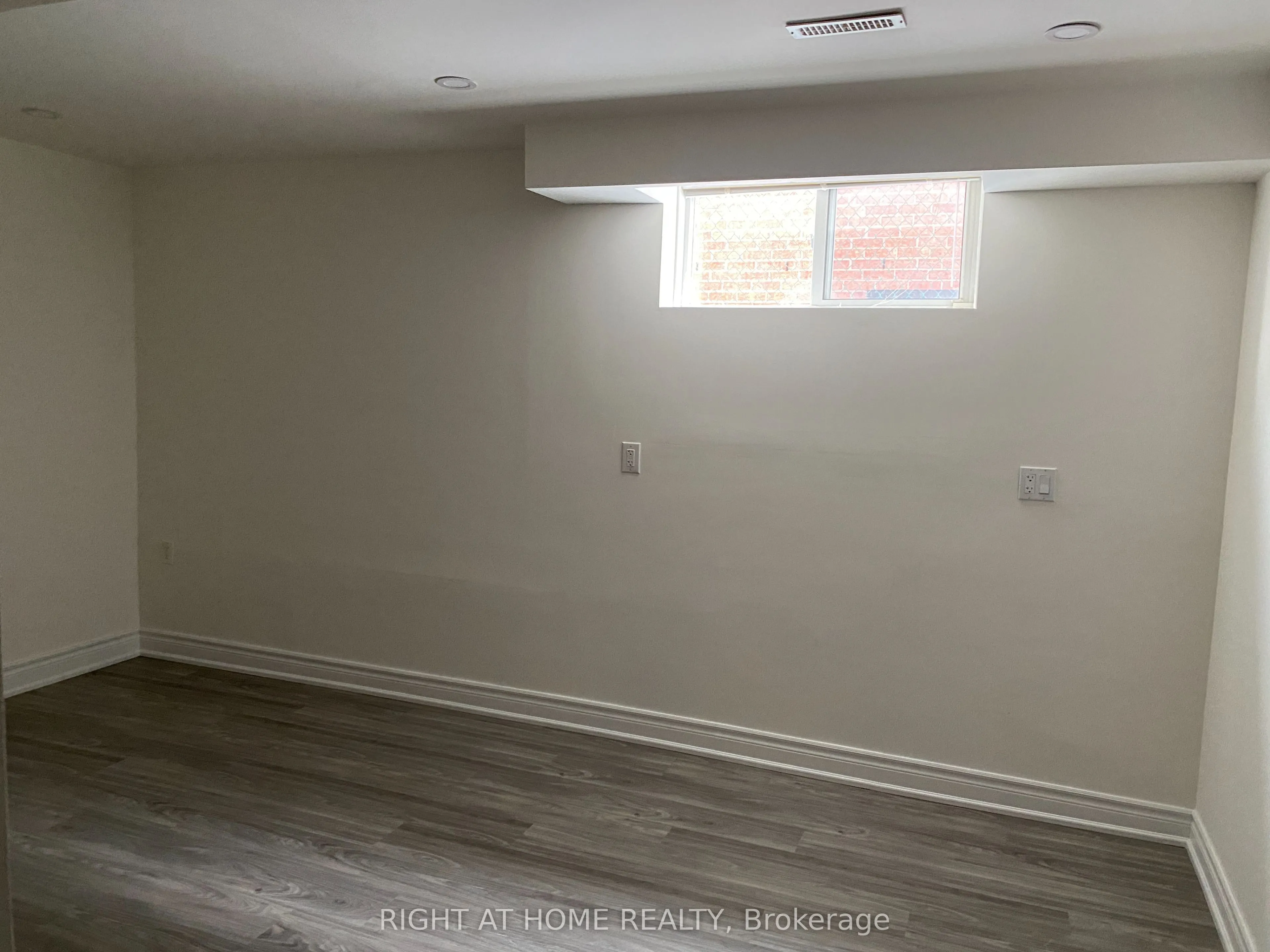 81 Oak Avenue, #Lower