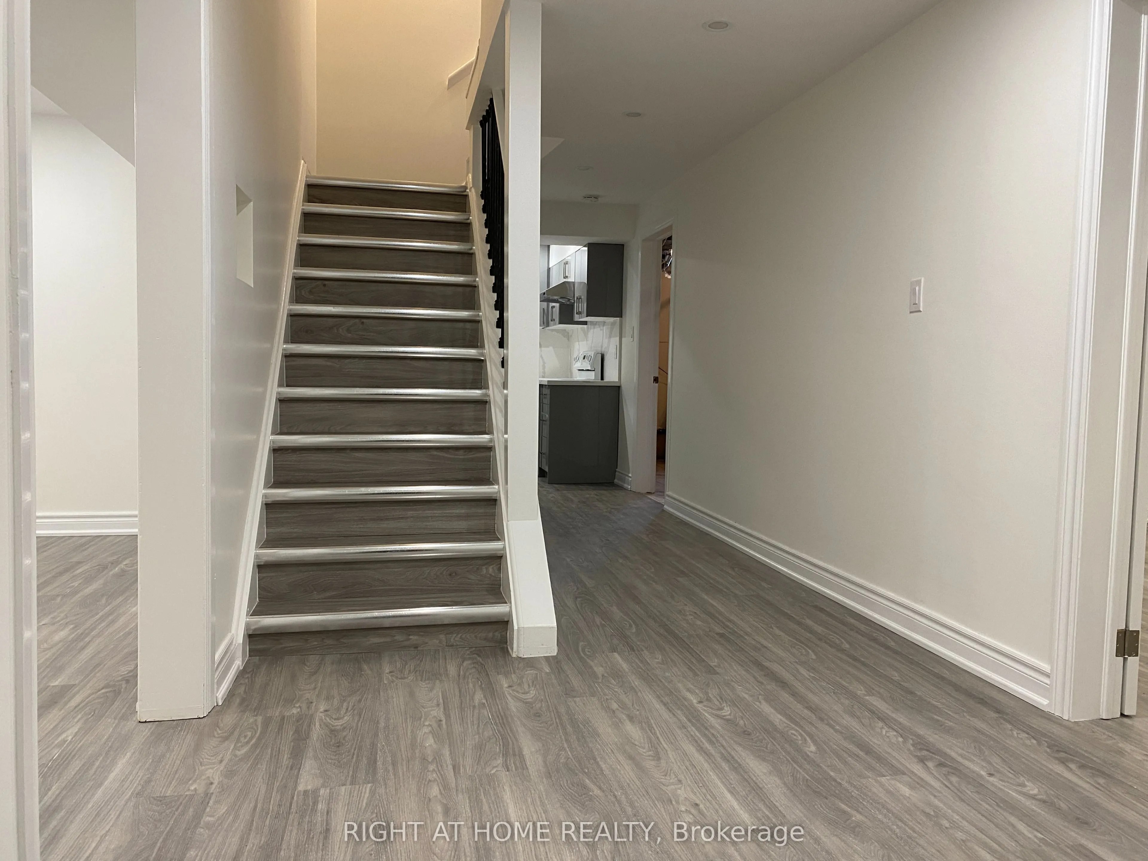 81 Oak Avenue, #Lower