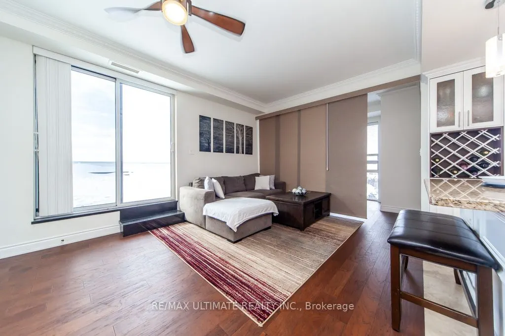 40 Harding Boulevard W, #PH15