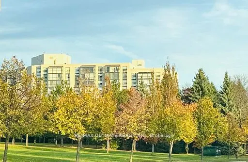 40 Harding Boulevard W, #PH15