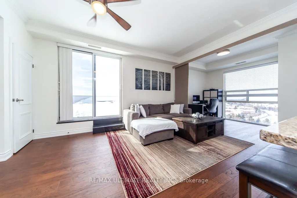 40 Harding Boulevard W, #PH15