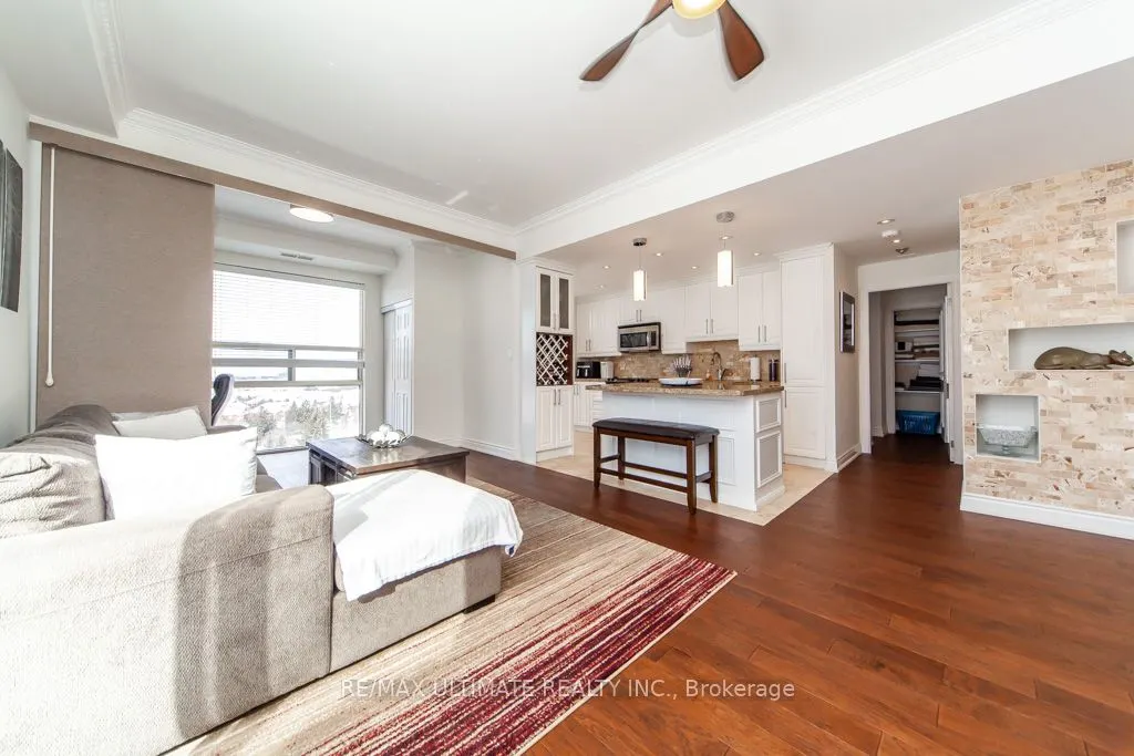40 Harding Boulevard W, #PH15
